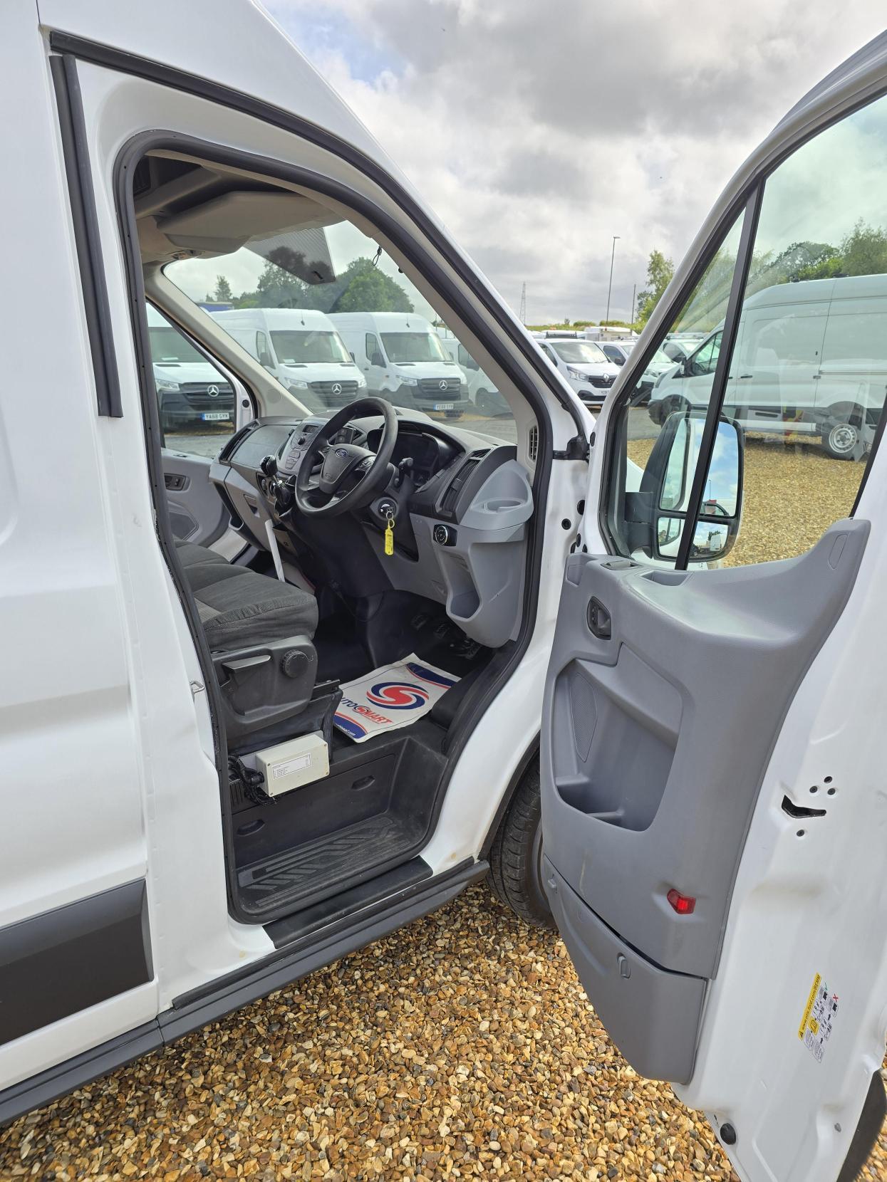 Ford Transit 2.2 TDCi 350 Panel Van 5dr Diesel Manual RWD L2 H3 Euro 5 (155 ps)