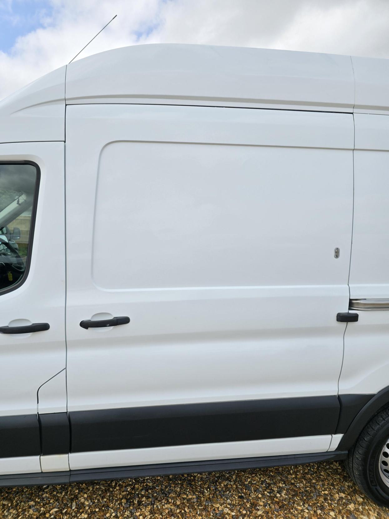 Ford Transit 2.2 TDCi 350 Panel Van 5dr Diesel Manual RWD L2 H3 Euro 5 (155 ps)