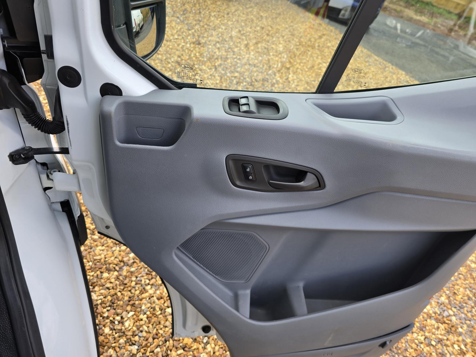 Ford Transit 2.2 TDCi 350 Panel Van 5dr Diesel Manual RWD L2 H3 Euro 5 (155 ps)