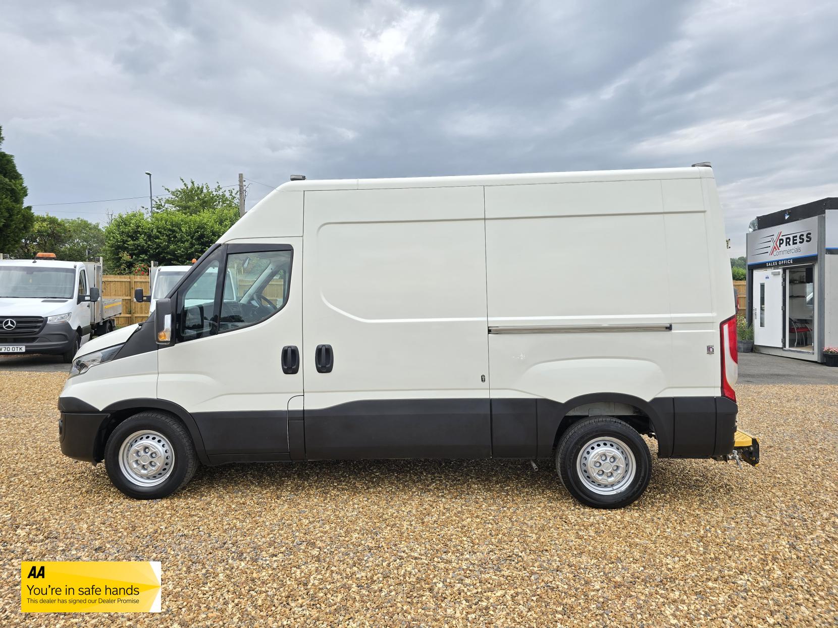 Iveco Daily 2.3D HPI 12V 35S 3520 Panel Van 5dr Diesel Manual MWB Euro 6 (s/s) (116 ps)