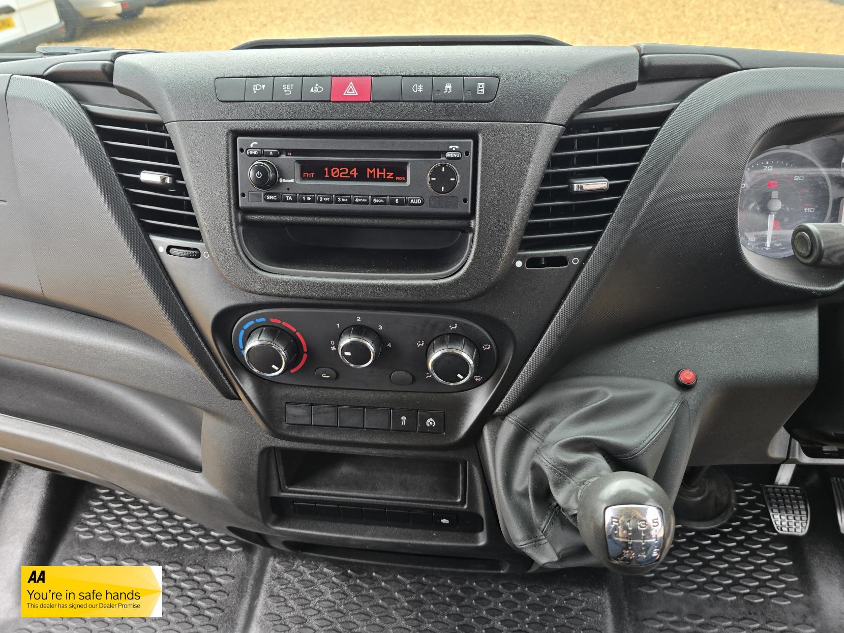 Iveco Daily 2.3D HPI 12V 35S 3520 Panel Van 5dr Diesel Manual MWB Euro 6 (s/s) (116 ps)