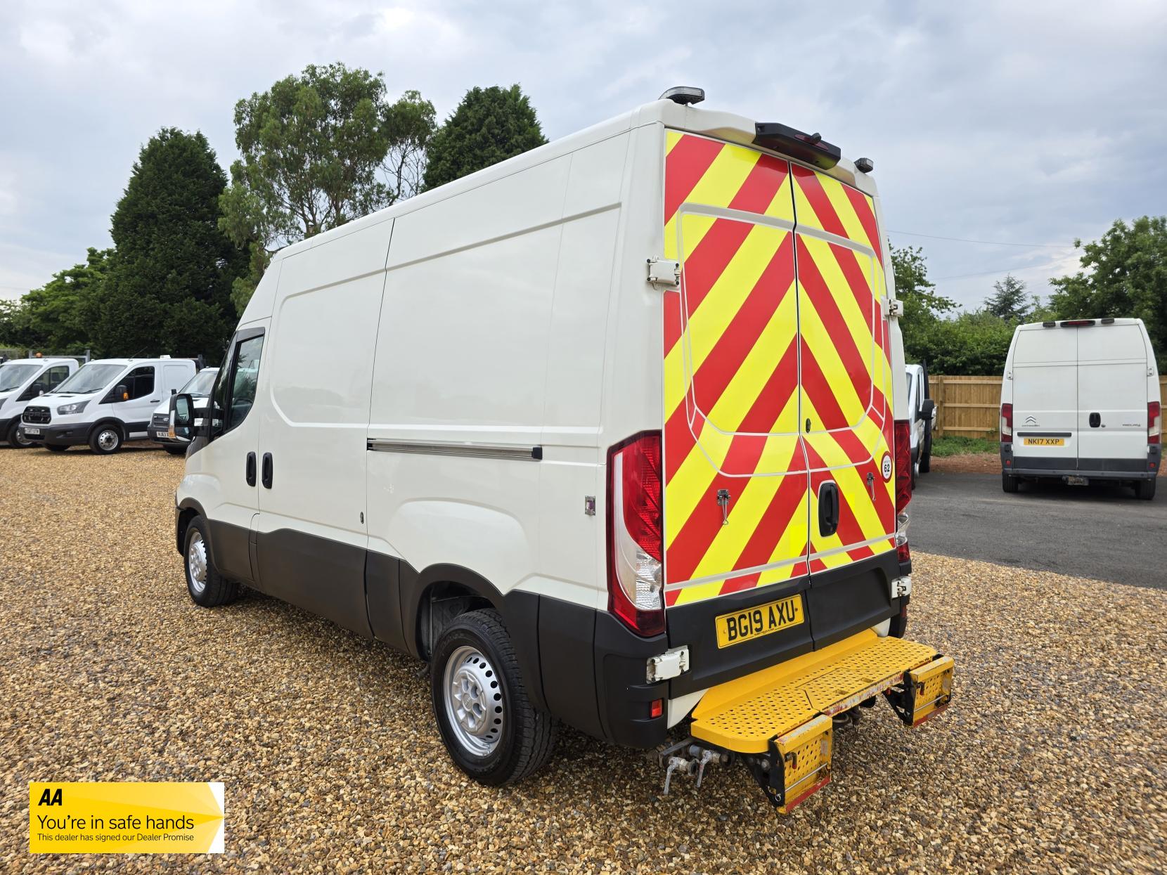 Iveco Daily 2.3D HPI 12V 35S 3520 Panel Van 5dr Diesel Manual MWB Euro 6 (s/s) (116 ps)