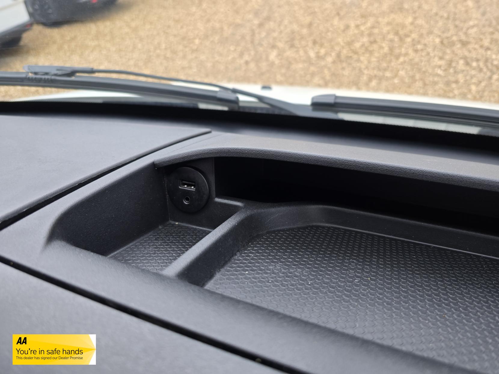 Iveco Daily 2.3D HPI 12V 35S 3520 Panel Van 5dr Diesel Manual MWB Euro 6 (s/s) (116 ps)