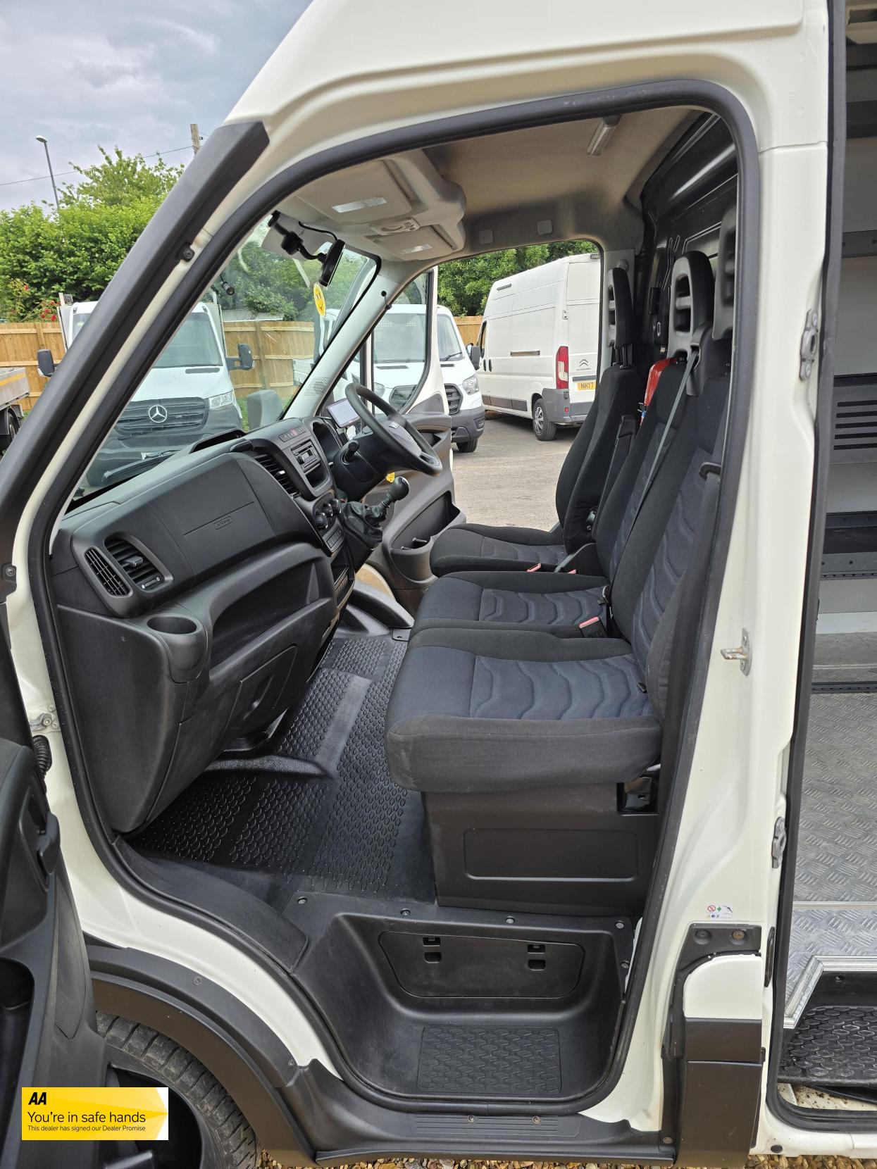Iveco Daily 2.3D HPI 12V 35S 3520 Panel Van 5dr Diesel Manual MWB Euro 6 (s/s) (116 ps)