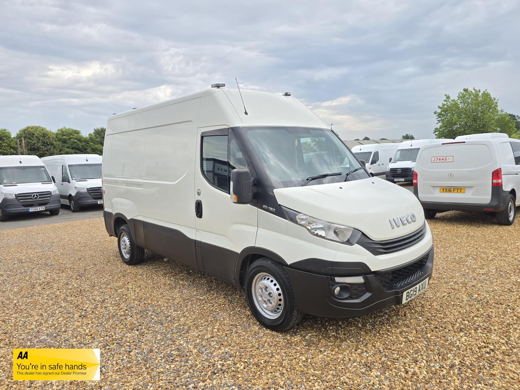 Iveco Daily 2.3D HPI 12V 35S 3520 Panel Van 5dr Diesel Manual MWB Euro 6 (s/s) (116 ps)