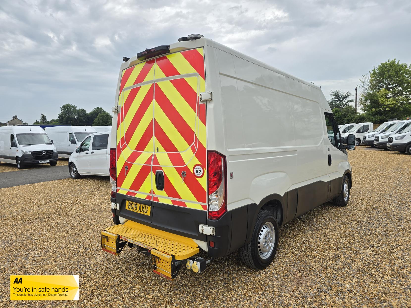 Iveco Daily 2.3D HPI 12V 35S 3520 Panel Van 5dr Diesel Manual MWB Euro 6 (s/s) (116 ps)
