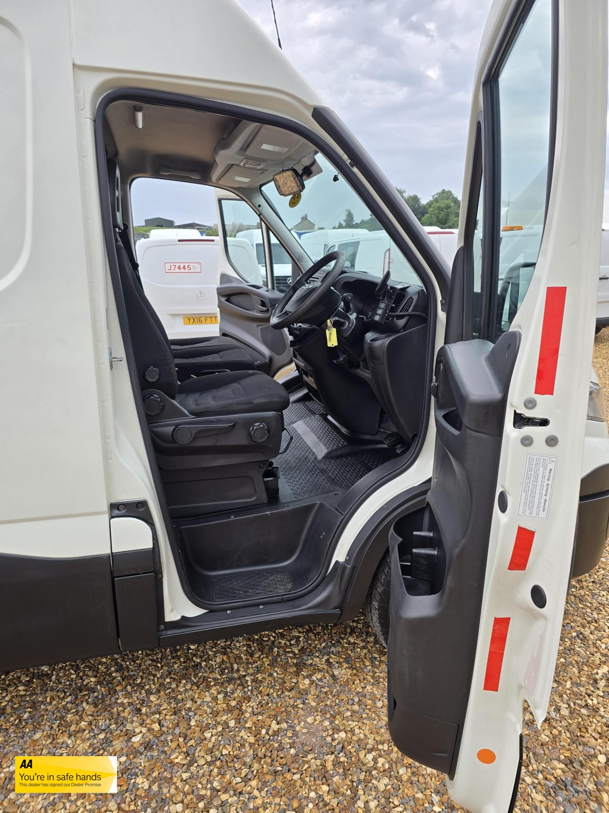 Iveco Daily 2.3D HPI 12V 35S 3520 Panel Van 5dr Diesel Manual MWB Euro 6 (s/s) (116 ps)