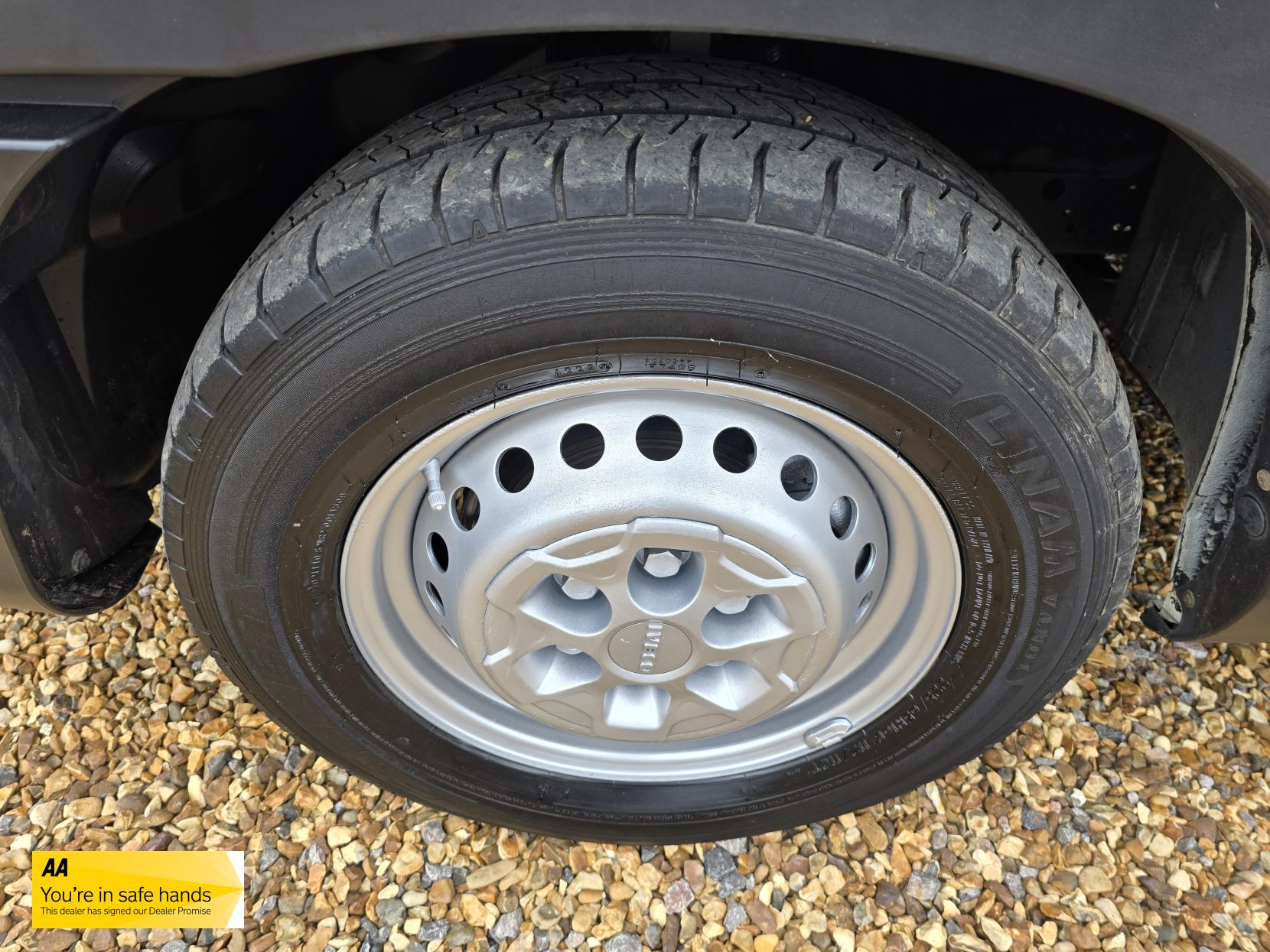 Iveco Daily 2.3D HPI 12V 35S 3520 Panel Van 5dr Diesel Manual MWB Euro 6 (s/s) (116 ps)
