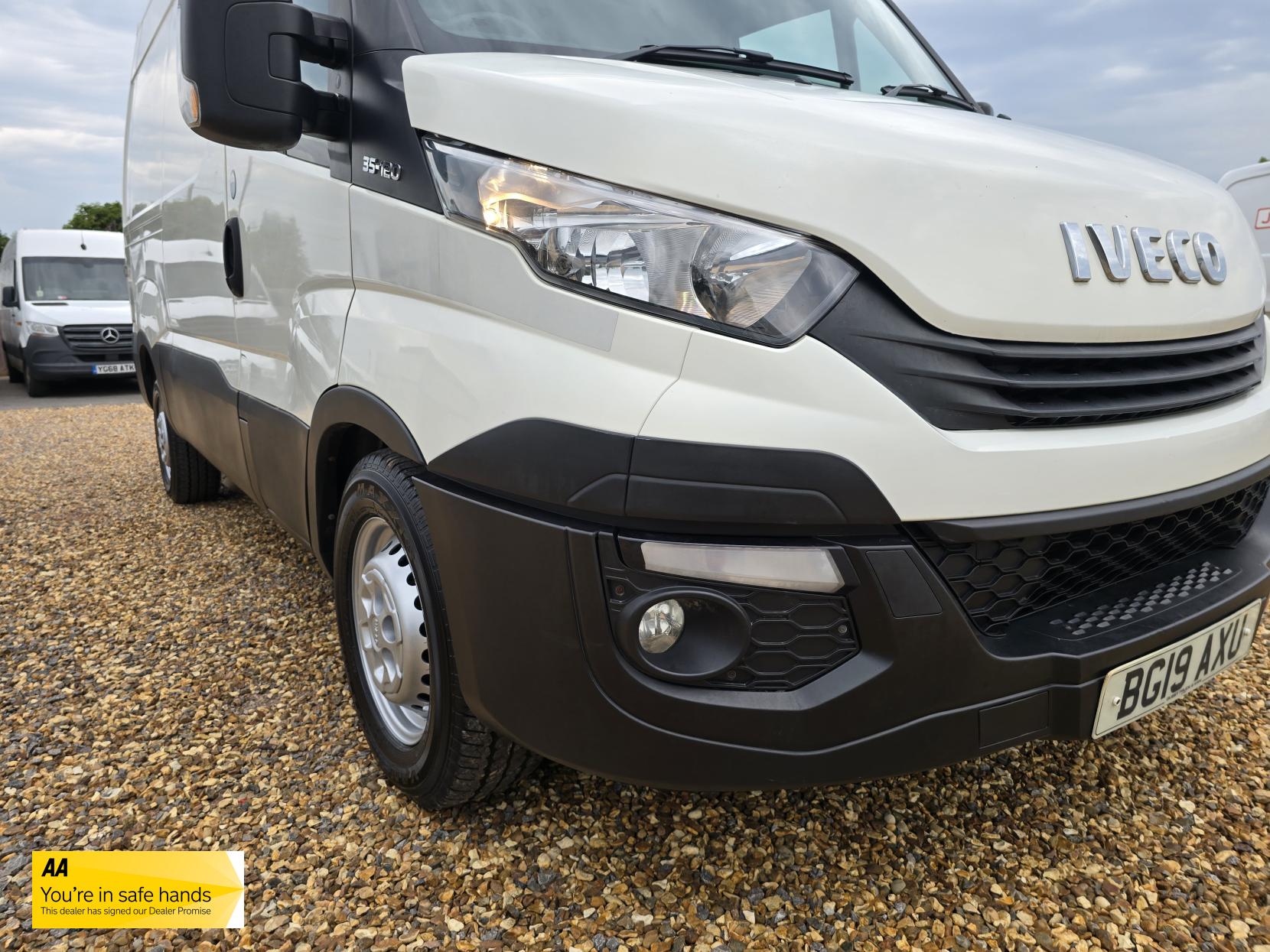 Iveco Daily 2.3D HPI 12V 35S 3520 Panel Van 5dr Diesel Manual MWB Euro 6 (s/s) (116 ps)