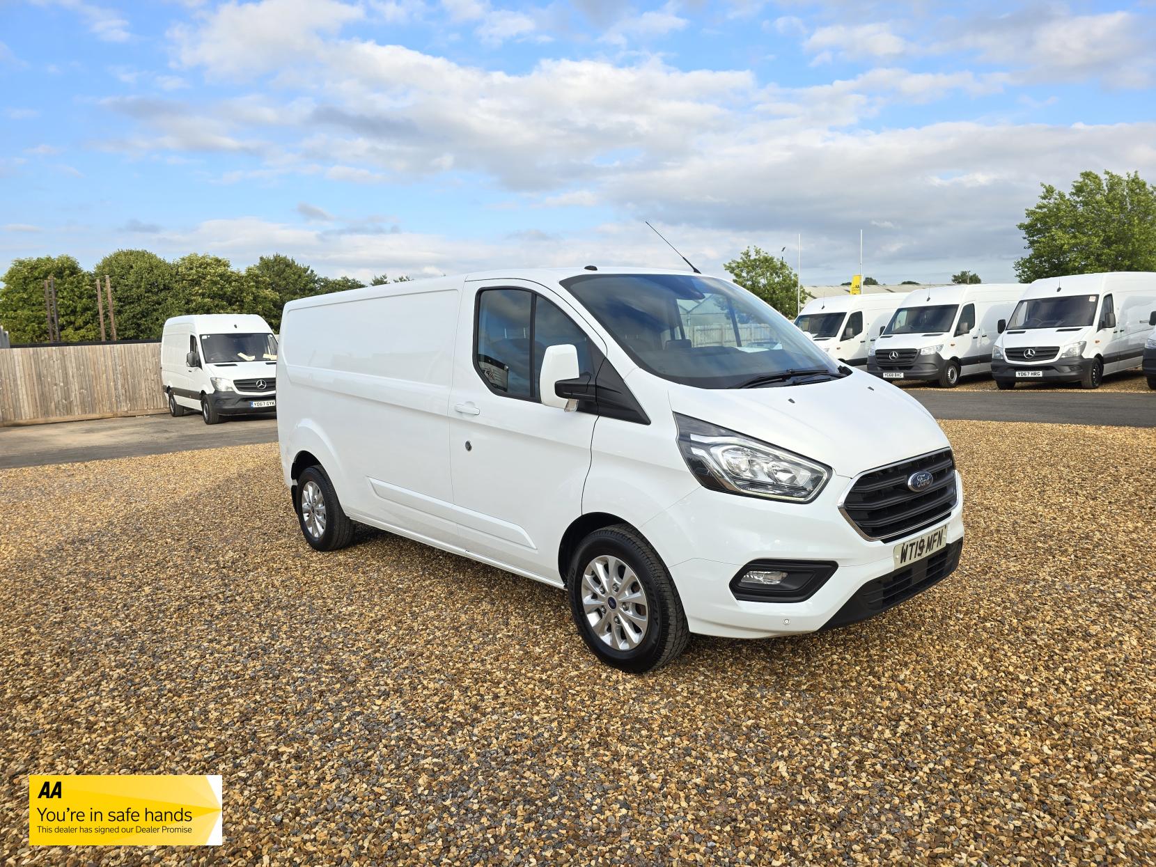 Ford Transit Custom 2.0 300 EcoBlue Limited Panel Van 5dr Diesel Manual L2 H1 Euro 6 (130 ps)