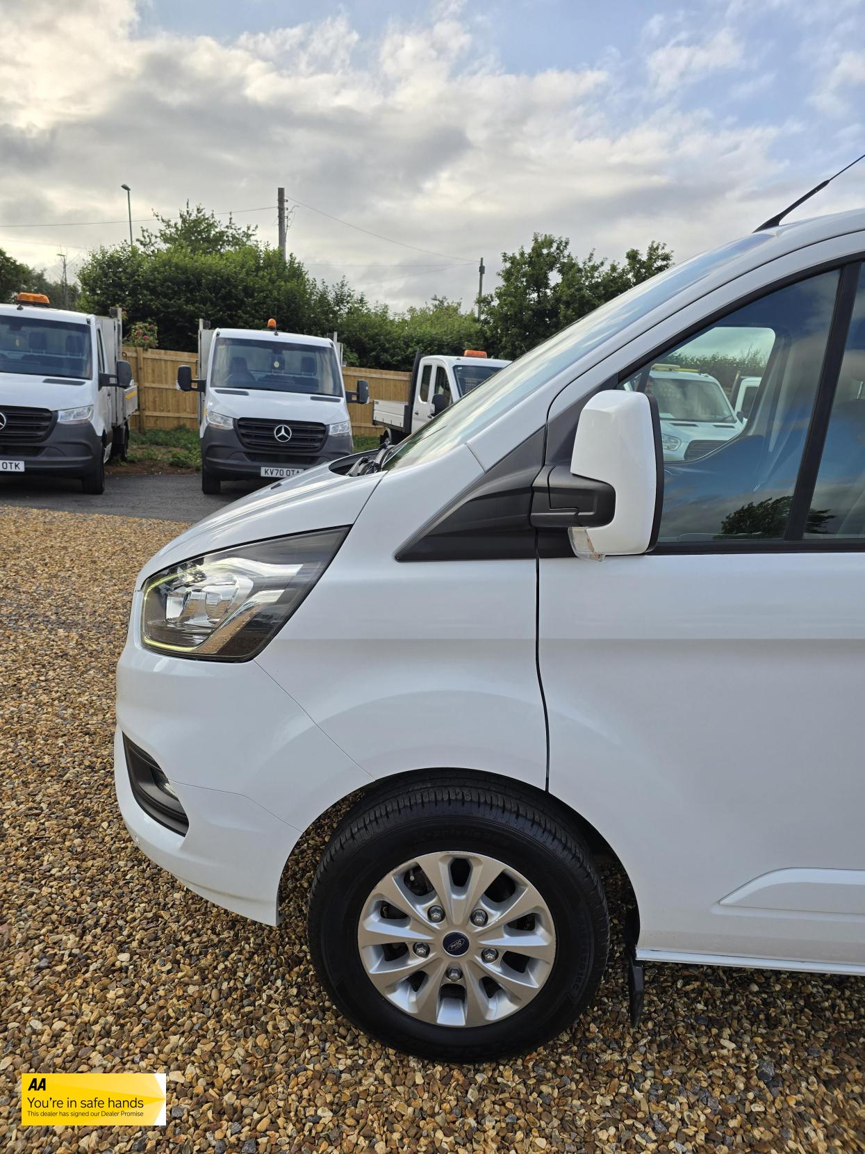 Ford Transit Custom 2.0 300 EcoBlue Limited Panel Van 5dr Diesel Manual L2 H1 Euro 6 (130 ps)