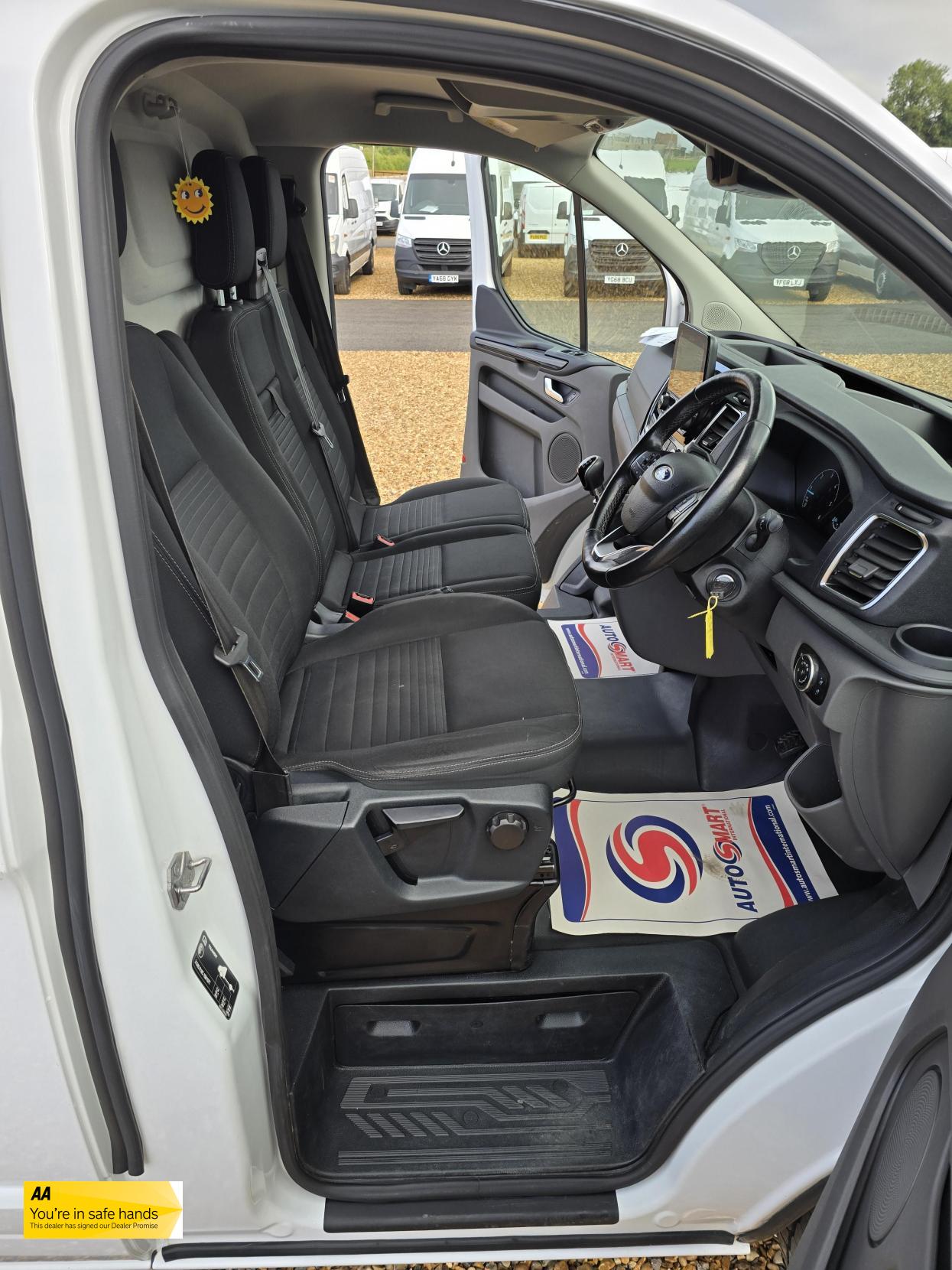 Ford Transit Custom 2.0 300 EcoBlue Limited Panel Van 5dr Diesel Manual L2 H1 Euro 6 (130 ps)
