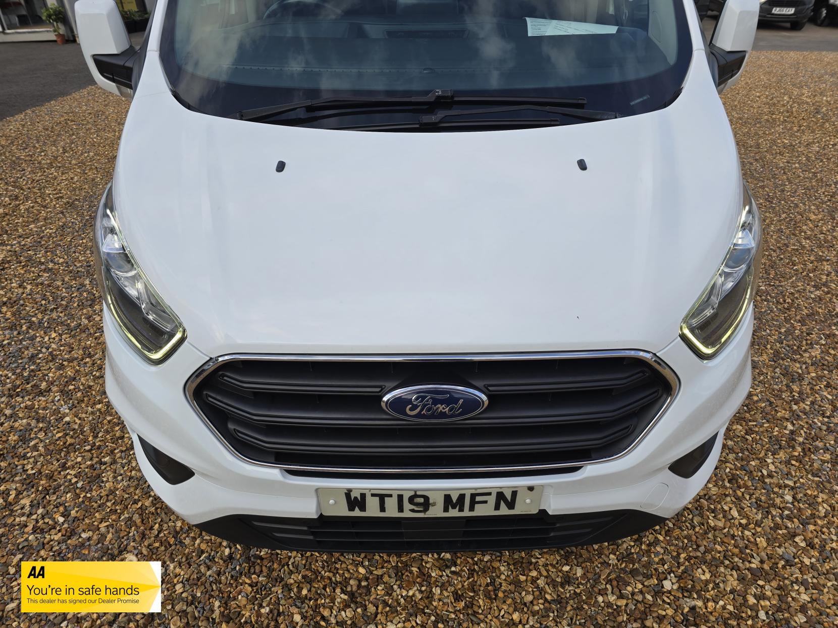 Ford Transit Custom 2.0 300 EcoBlue Limited Panel Van 5dr Diesel Manual L2 H1 Euro 6 (130 ps)