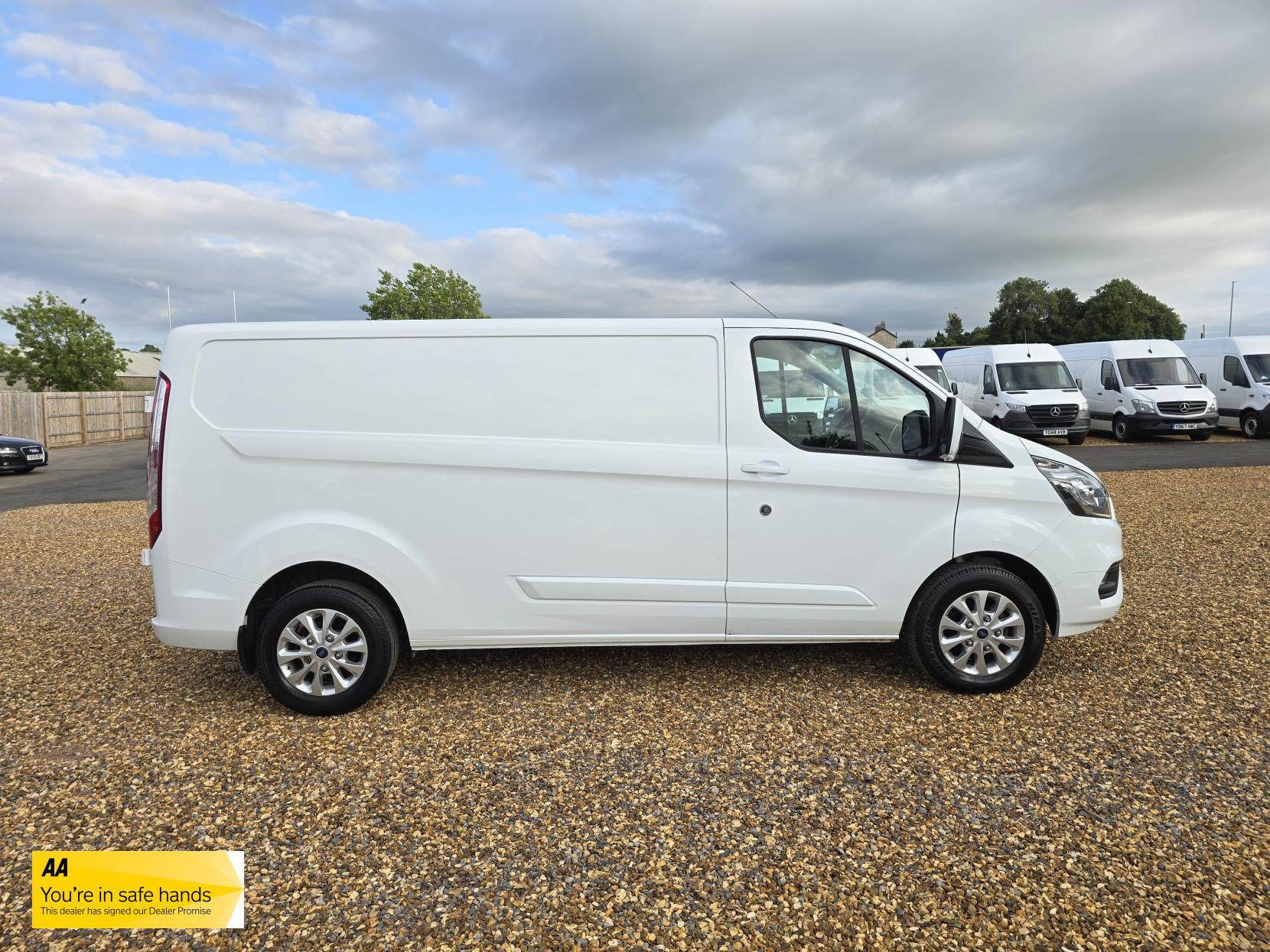 Ford Transit Custom 2.0 300 EcoBlue Limited Panel Van 5dr Diesel Manual L2 H1 Euro 6 (130 ps)