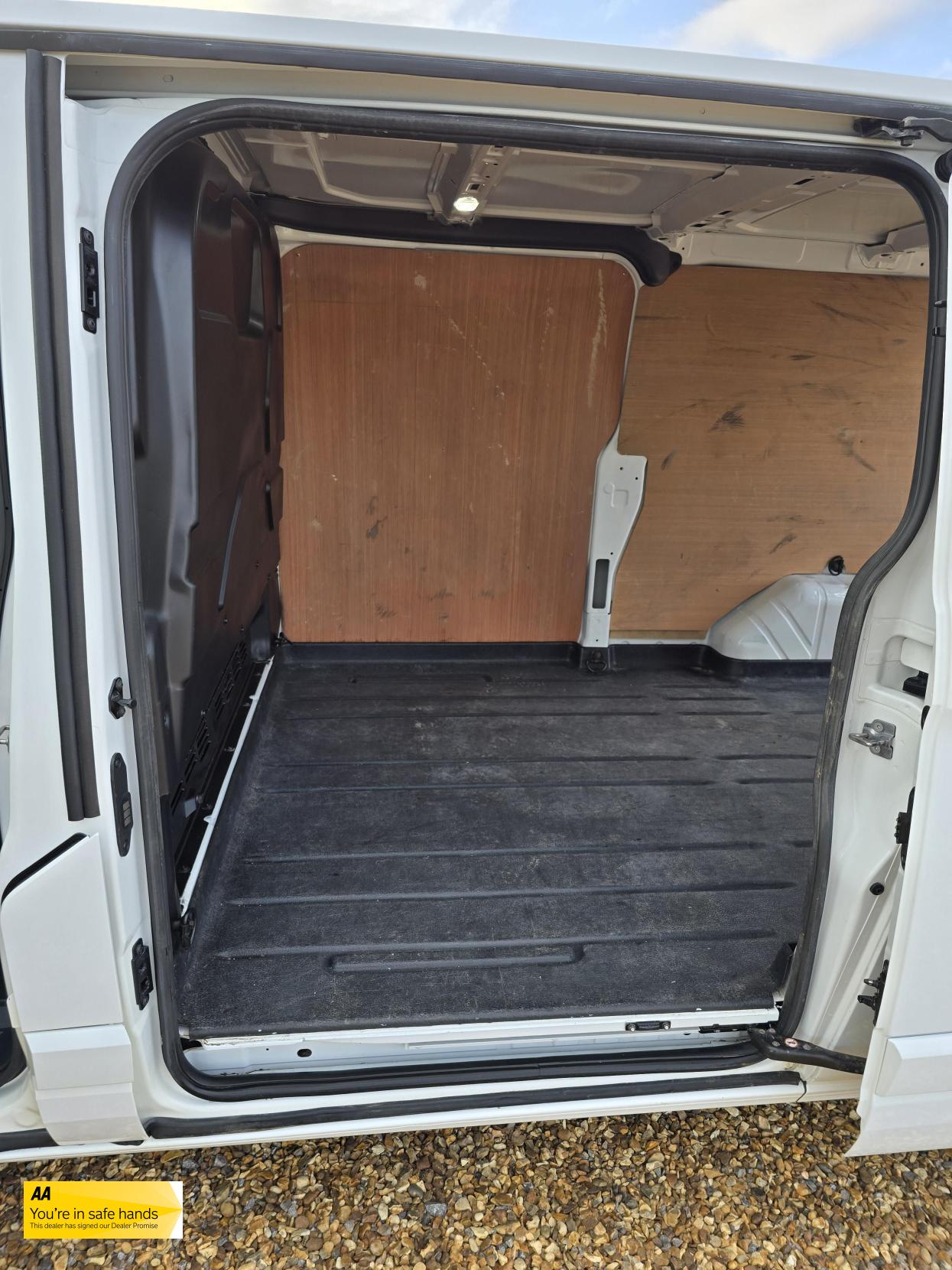 Ford Transit Custom 2.0 300 EcoBlue Limited Panel Van 5dr Diesel Manual L2 H1 Euro 6 (130 ps)