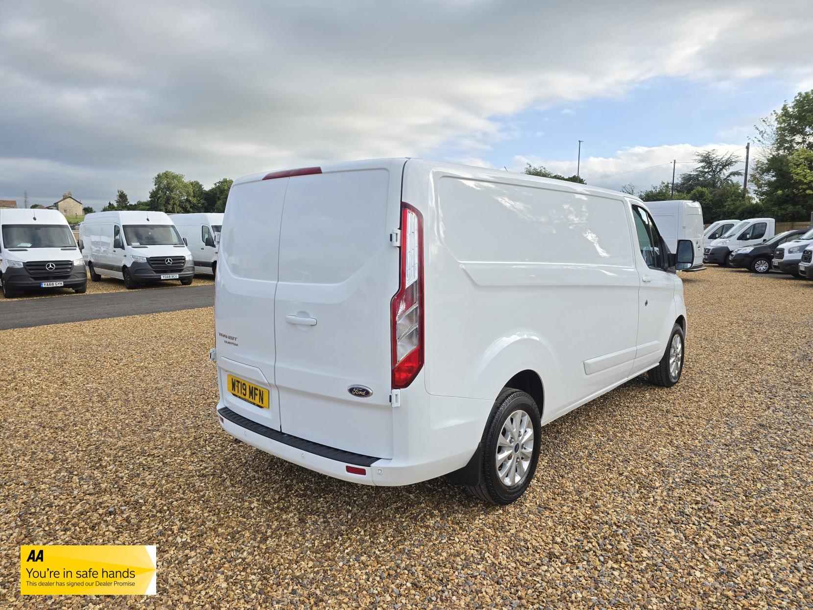 Ford Transit Custom 2.0 300 EcoBlue Limited Panel Van 5dr Diesel Manual L2 H1 Euro 6 (130 ps)