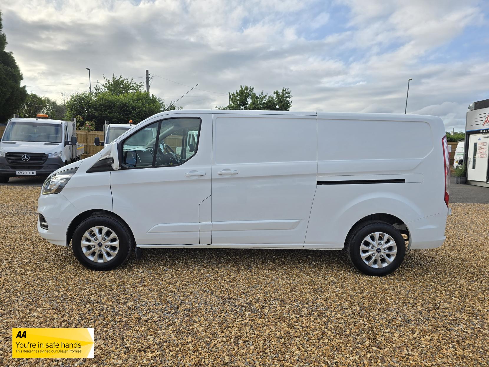 Ford Transit Custom 2.0 300 EcoBlue Limited Panel Van 5dr Diesel Manual L2 H1 Euro 6 (130 ps)