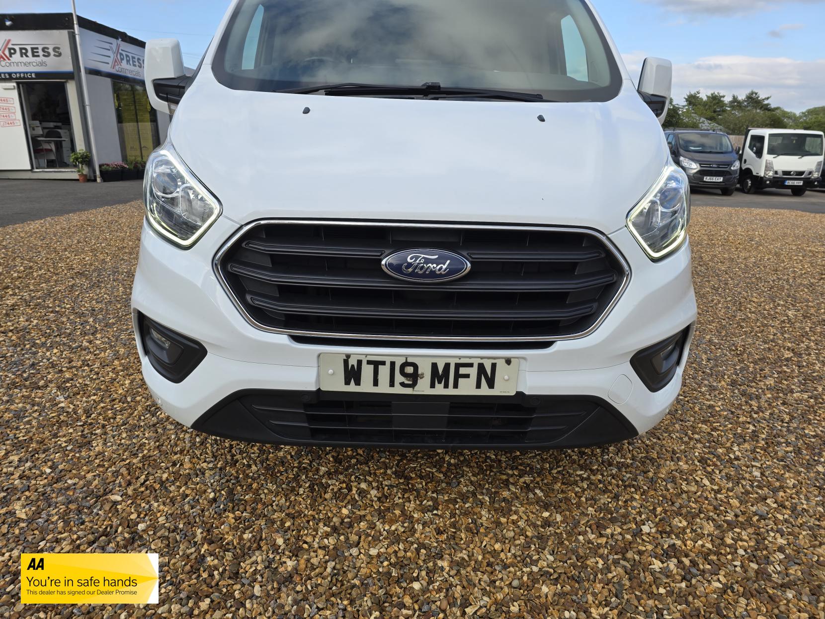 Ford Transit Custom 2.0 300 EcoBlue Limited Panel Van 5dr Diesel Manual L2 H1 Euro 6 (130 ps)