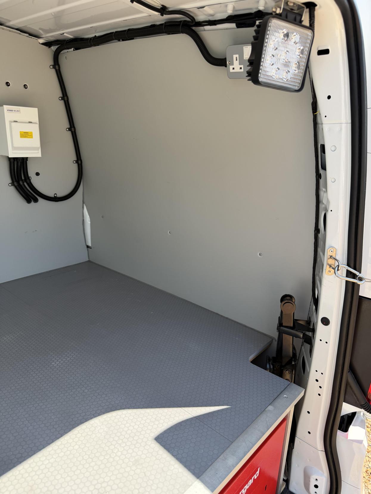 2021 Mercedes-Benz Vito 1.7 114 CDI Progressive Panel Van 5dr Diesel Manual FWD L2 Euro 6 (s/s) (LWB) (136 ps) - Thumbnail 38