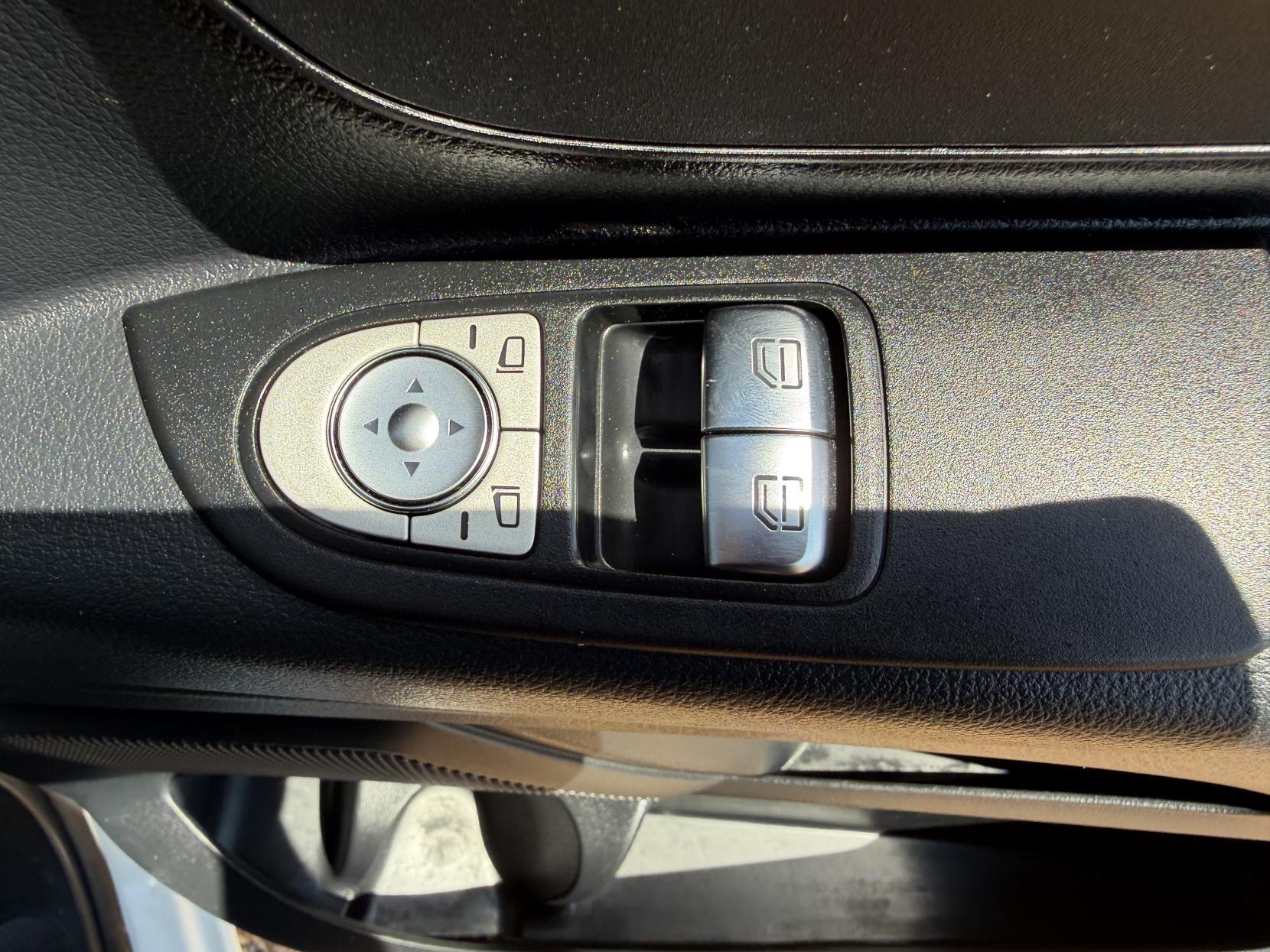 2021 Mercedes-Benz Vito 1.7 114 CDI Progressive Panel Van 5dr Diesel Manual FWD L2 Euro 6 (s/s) (LWB) (136 ps) - Thumbnail 52