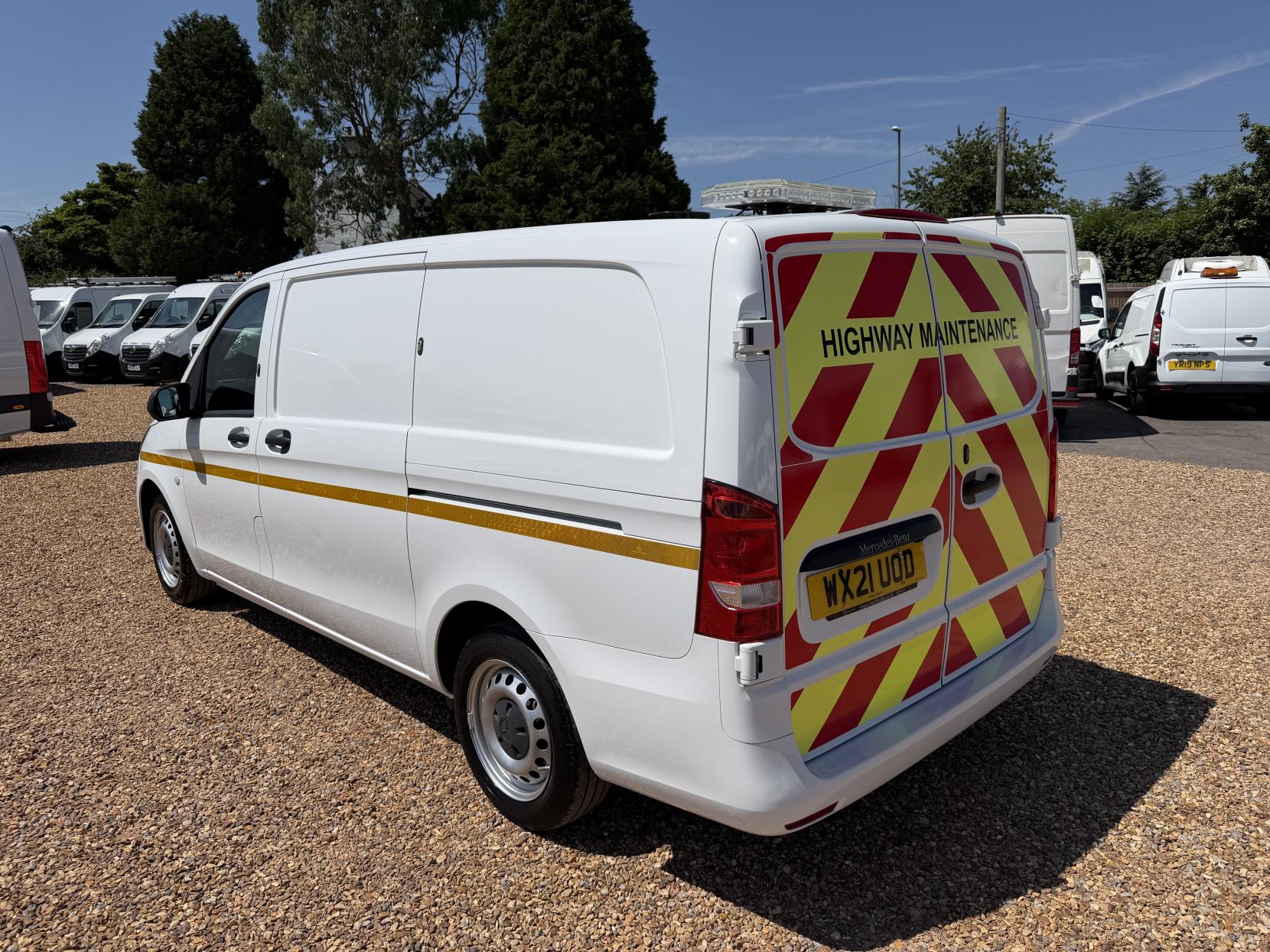 2021 Mercedes-Benz Vito 1.7 114 CDI Progressive Panel Van 5dr Diesel Manual FWD L2 Euro 6 (s/s) (LWB) (136 ps) - Thumbnail 9