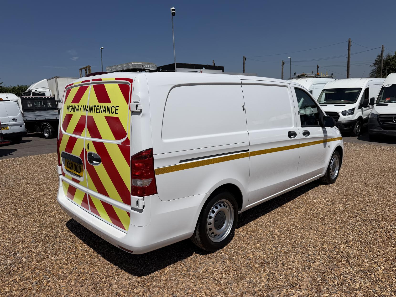 2021 Mercedes-Benz Vito 1.7 114 CDI Progressive Panel Van 5dr Diesel Manual FWD L2 Euro 6 (s/s) (LWB) (136 ps) - Thumbnail 11