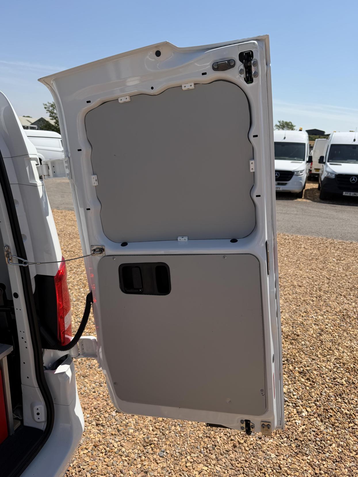2021 Mercedes-Benz Vito 1.7 114 CDI Progressive Panel Van 5dr Diesel Manual FWD L2 Euro 6 (s/s) (LWB) (136 ps) - Thumbnail 43