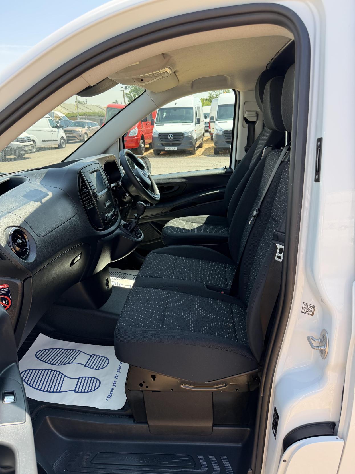2021 Mercedes-Benz Vito 1.7 114 CDI Progressive Panel Van 5dr Diesel Manual FWD L2 Euro 6 (s/s) (LWB) (136 ps) - Thumbnail 18