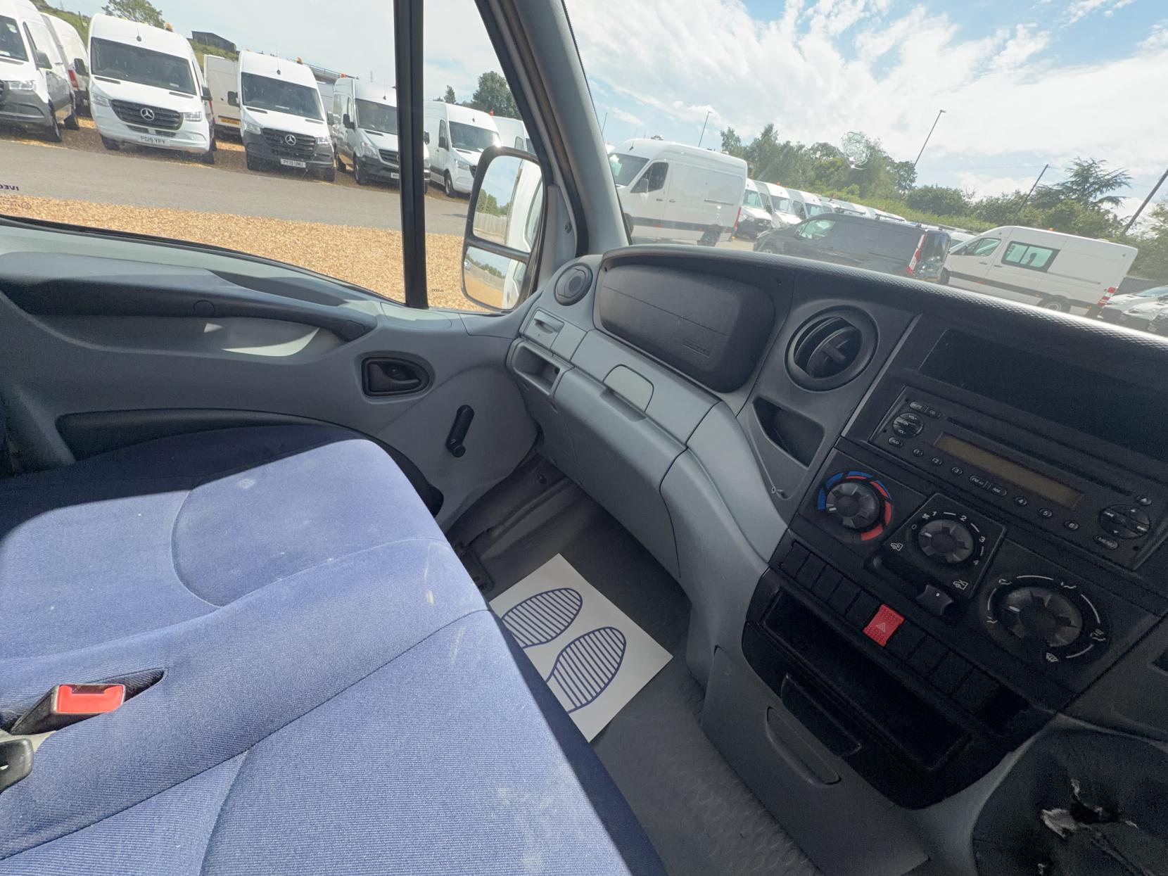 2007 Iveco Daily 3.0 TD 35C15 Chassis Cab 2dr Diesel Manual L2 (144 bhp) - Thumbnail 18
