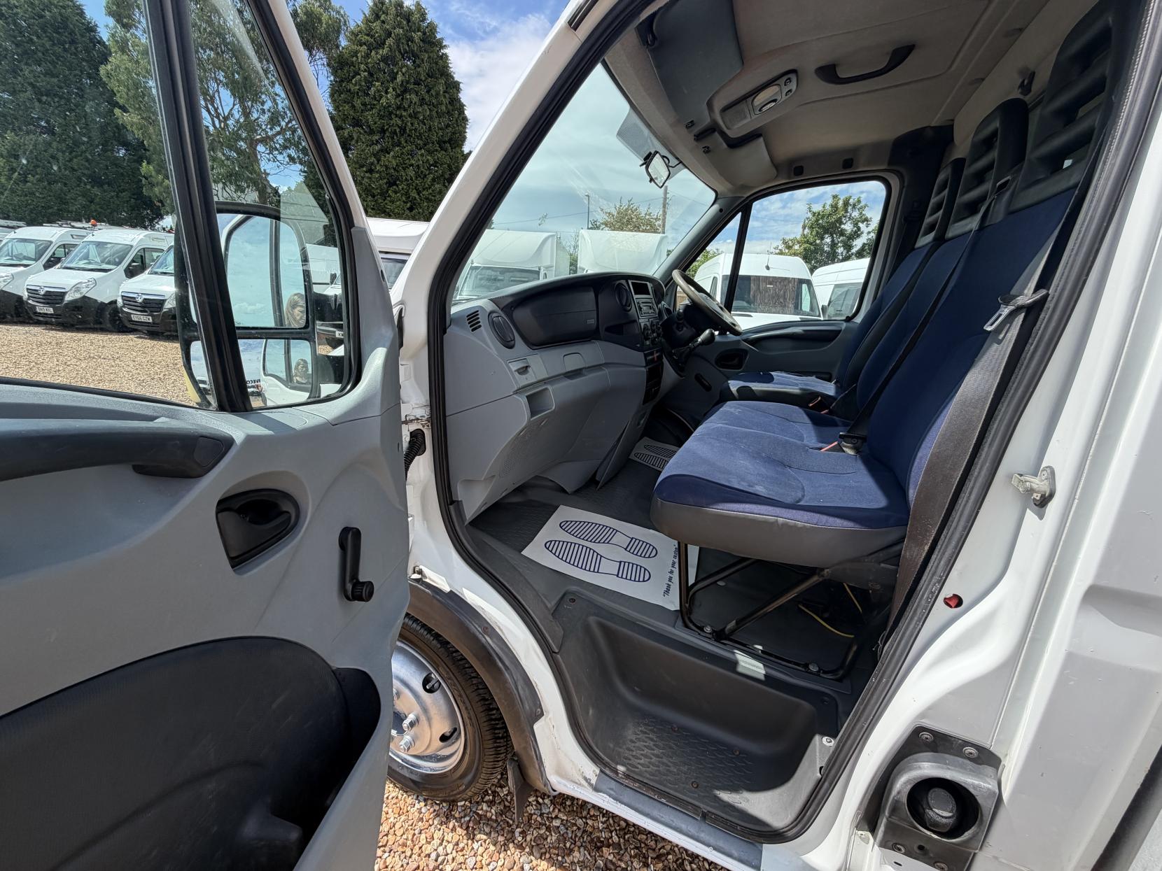 2007 Iveco Daily 3.0 TD 35C15 Chassis Cab 2dr Diesel Manual L2 (144 bhp) - Thumbnail 24
