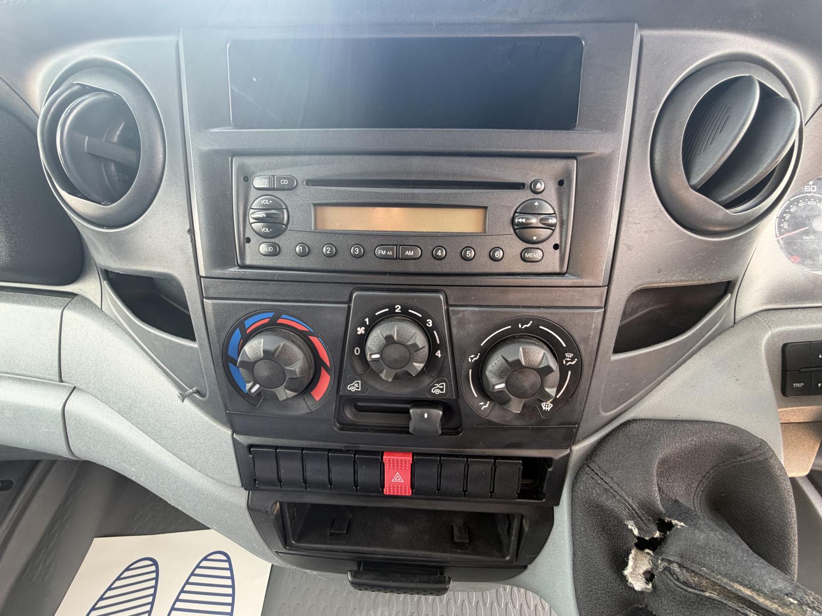 2007 Iveco Daily 3.0 TD 35C15 Chassis Cab 2dr Diesel Manual L2 (144 bhp) - Thumbnail 16