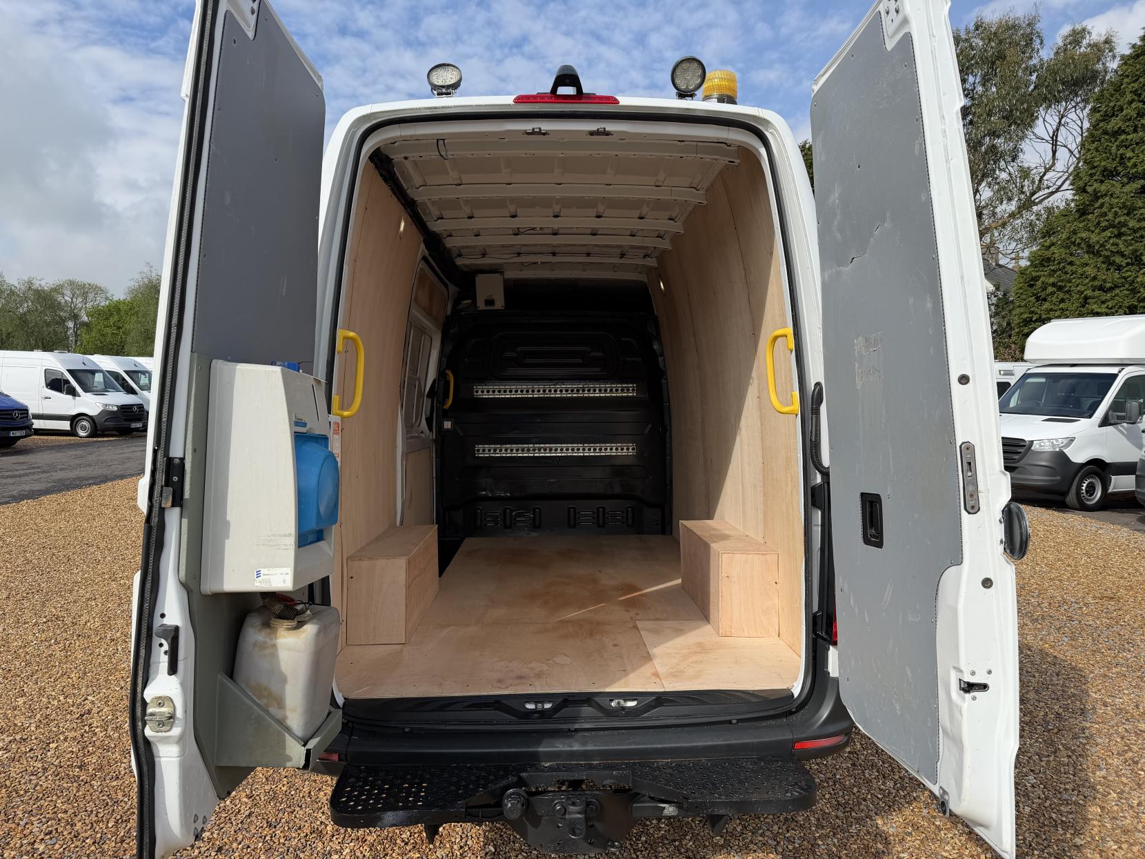 2019 Mercedes-Benz Sprinter 2.1 316 CDI Panel Van 5dr Diesel Manual RWD L2 H2 Euro 6 (163 ps) - Thumbnail 25