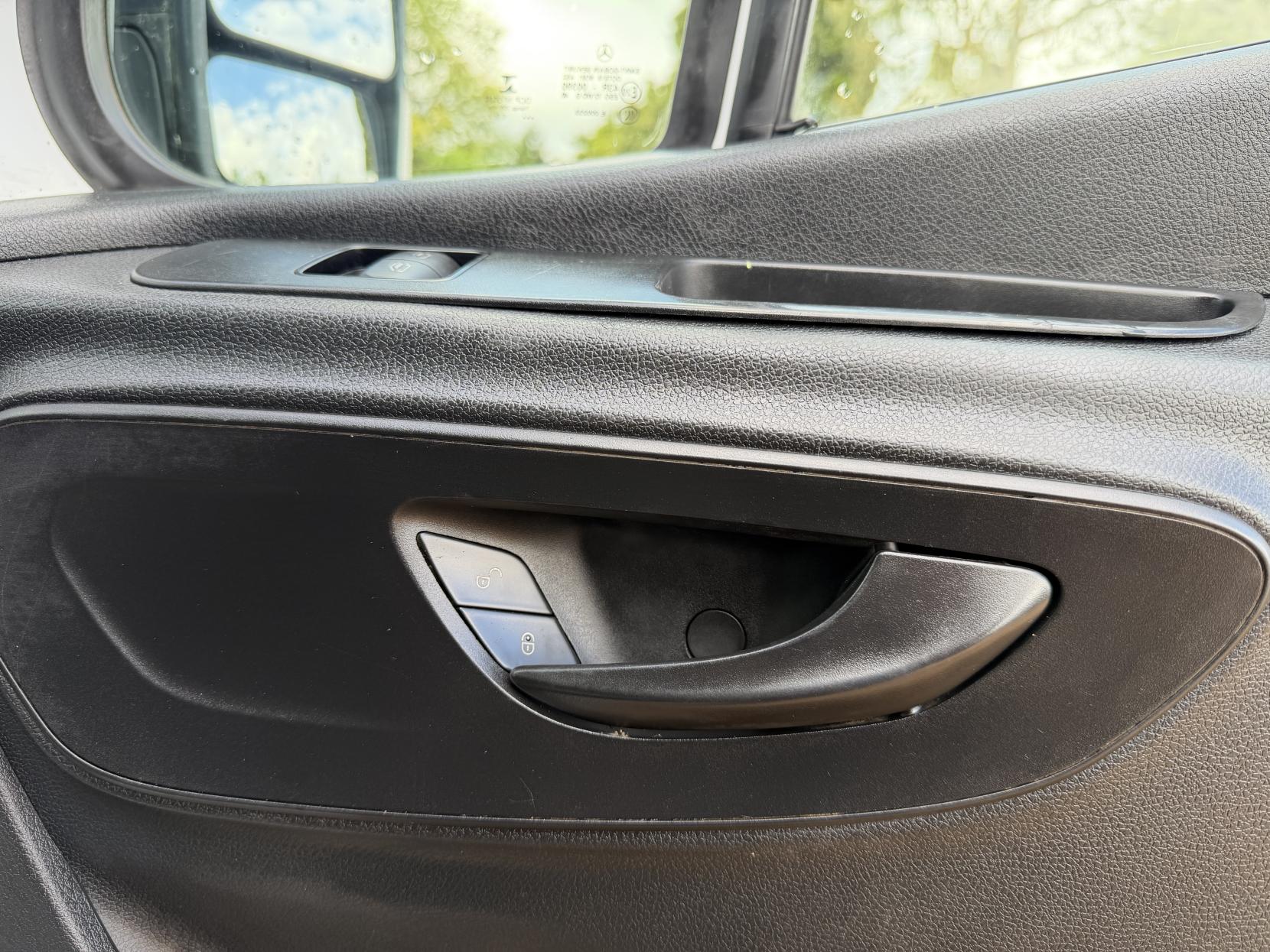 2019 Mercedes-Benz Sprinter 2.1 316 CDI Panel Van 5dr Diesel Manual RWD L2 H2 Euro 6 (163 ps) - Thumbnail 23