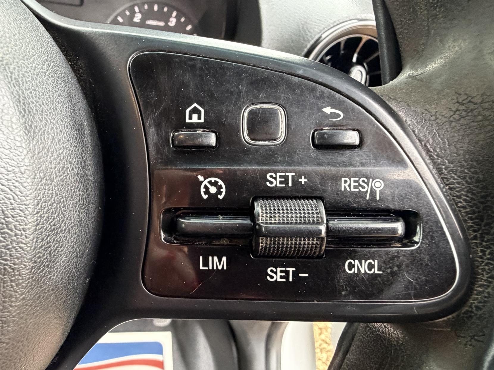 2019 Mercedes-Benz Sprinter 2.1 316 CDI Panel Van 5dr Diesel Manual RWD L2 H2 Euro 6 (163 ps) - Thumbnail 17