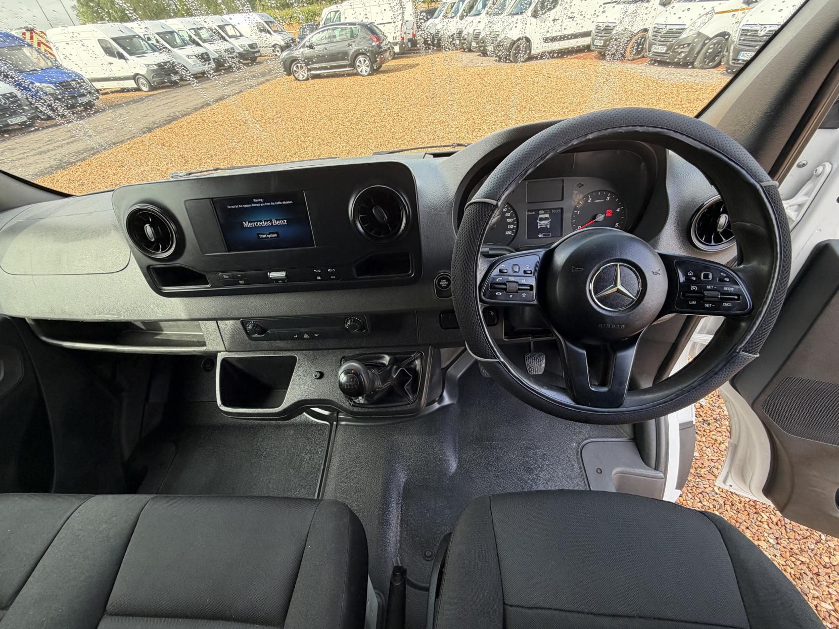2019 Mercedes-Benz Sprinter 2.1 316 CDI Panel Van 5dr Diesel Manual RWD L2 H2 Euro 6 (163 ps) - Thumbnail 9