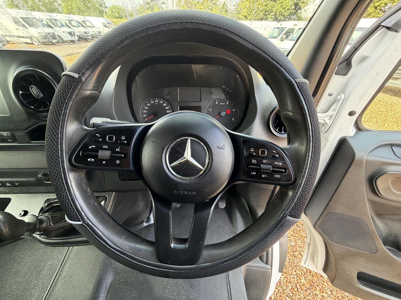 2019 Mercedes-Benz Sprinter 2.1 316 CDI Panel Van 5dr Diesel Manual RWD L2 H2 Euro 6 (163 ps) - Thumbnail 3