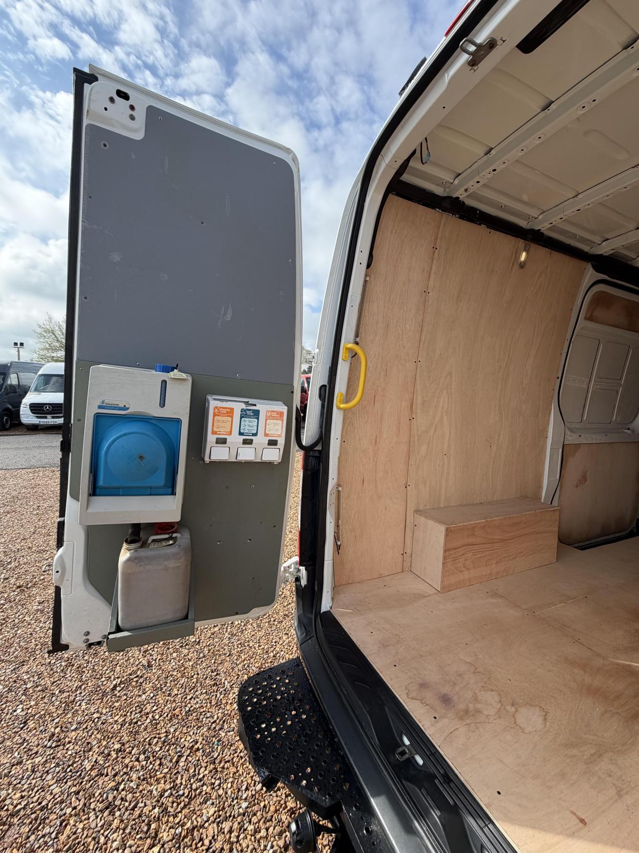 2019 Mercedes-Benz Sprinter 2.1 316 CDI Panel Van 5dr Diesel Manual RWD L2 H2 Euro 6 (163 ps) - Thumbnail 35