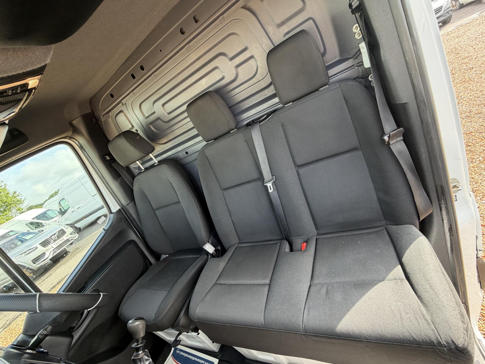 2019 Mercedes-Benz Sprinter 2.1 316 CDI Panel Van 5dr Diesel Manual RWD L2 H2 Euro 6 (163 ps) - Thumbnail 39