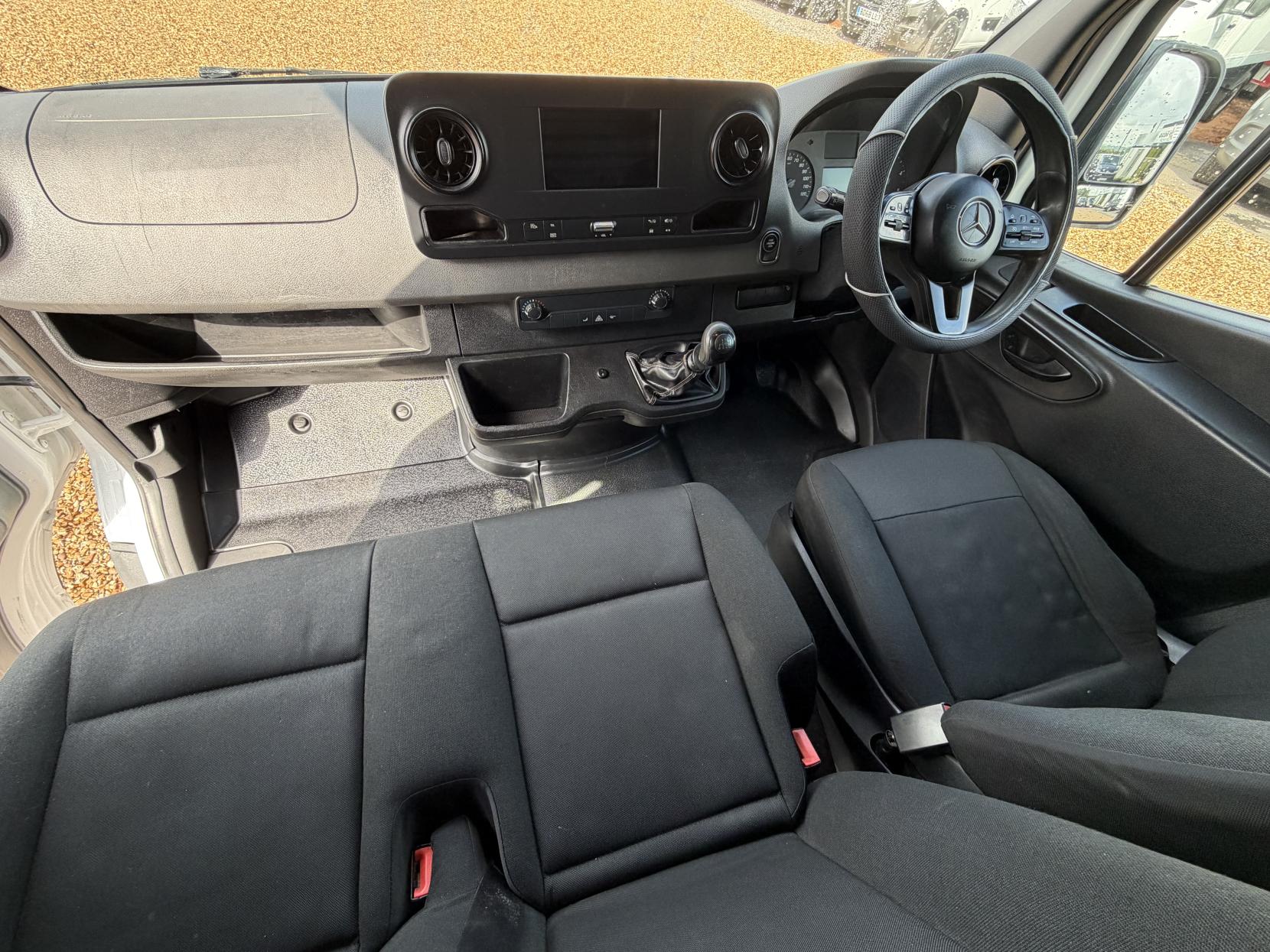 2019 Mercedes-Benz Sprinter 2.1 316 CDI Panel Van 5dr Diesel Manual RWD L2 H2 Euro 6 (163 ps) - Thumbnail 40