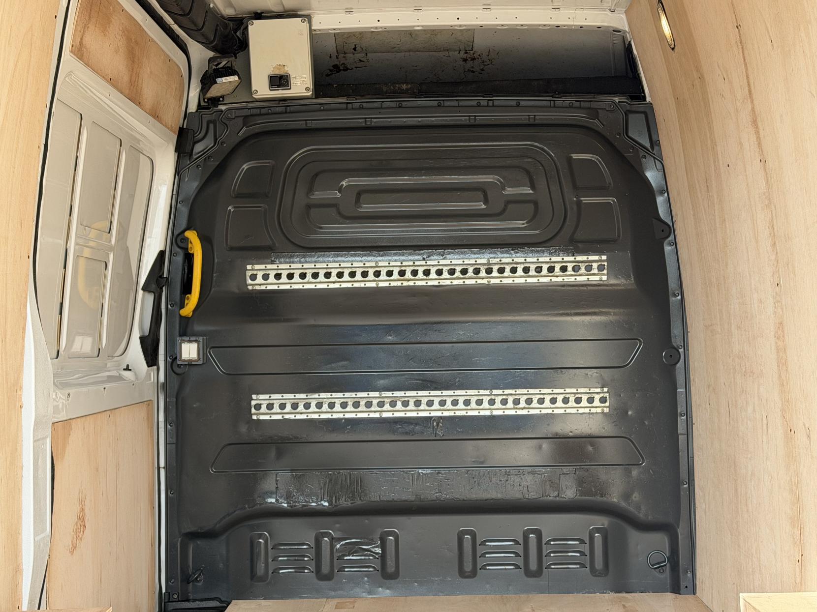 2019 Mercedes-Benz Sprinter 2.1 316 CDI Panel Van 5dr Diesel Manual RWD L2 H2 Euro 6 (163 ps) - Thumbnail 28