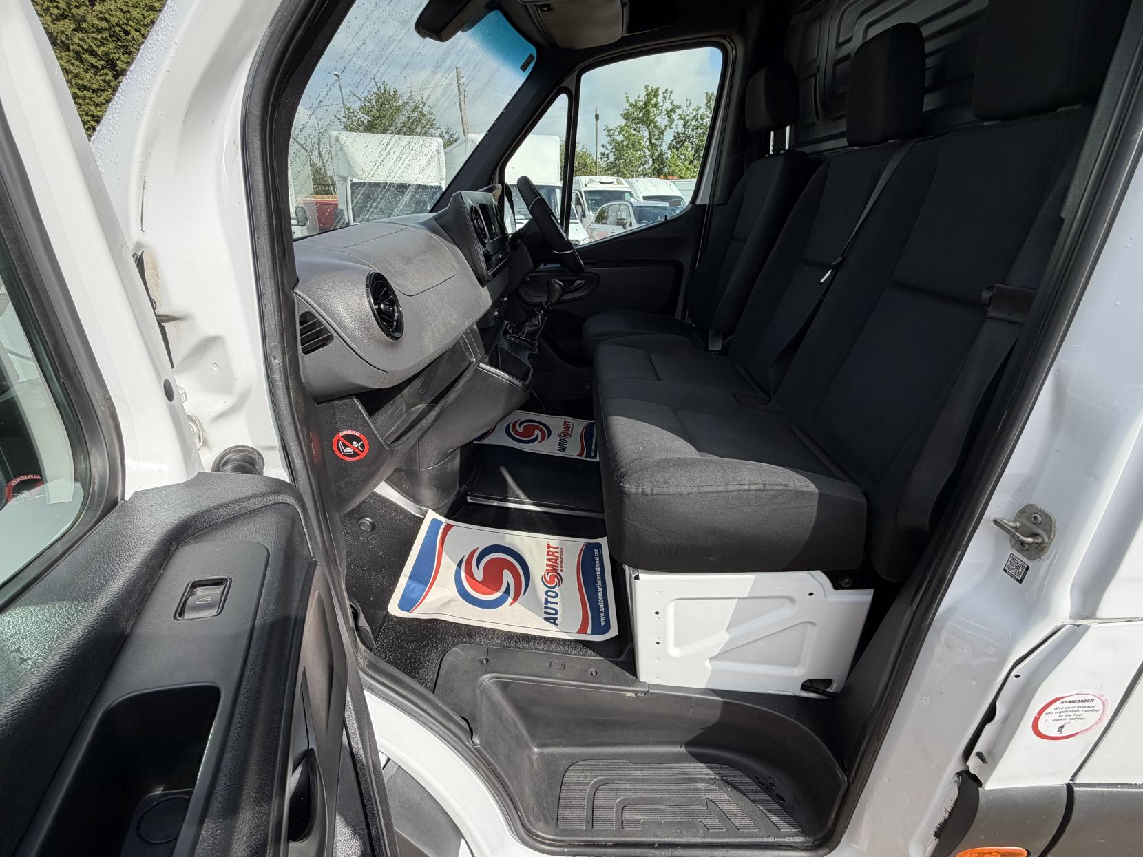 2019 Mercedes-Benz Sprinter 2.1 316 CDI Panel Van 5dr Diesel Manual RWD L2 H2 Euro 6 (163 ps) - Thumbnail 37
