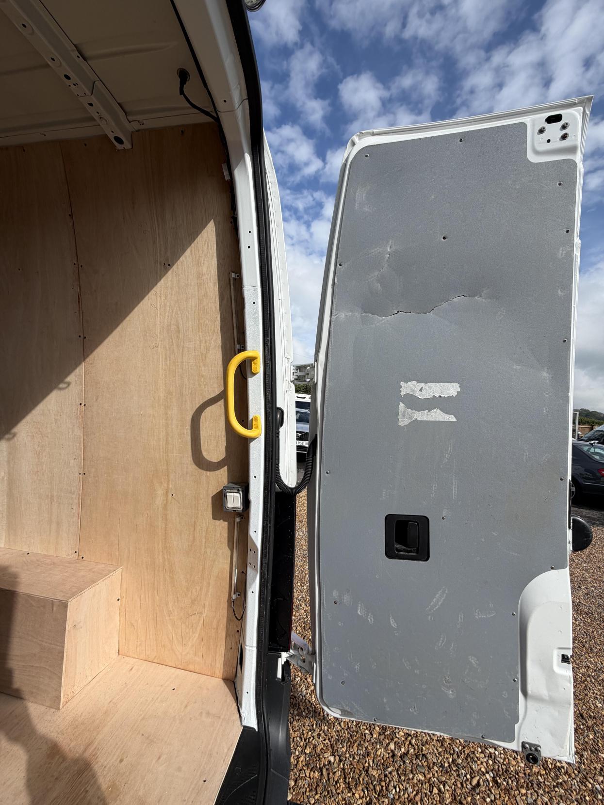 2019 Mercedes-Benz Sprinter 2.1 316 CDI Panel Van 5dr Diesel Manual RWD L2 H2 Euro 6 (163 ps) - Thumbnail 32