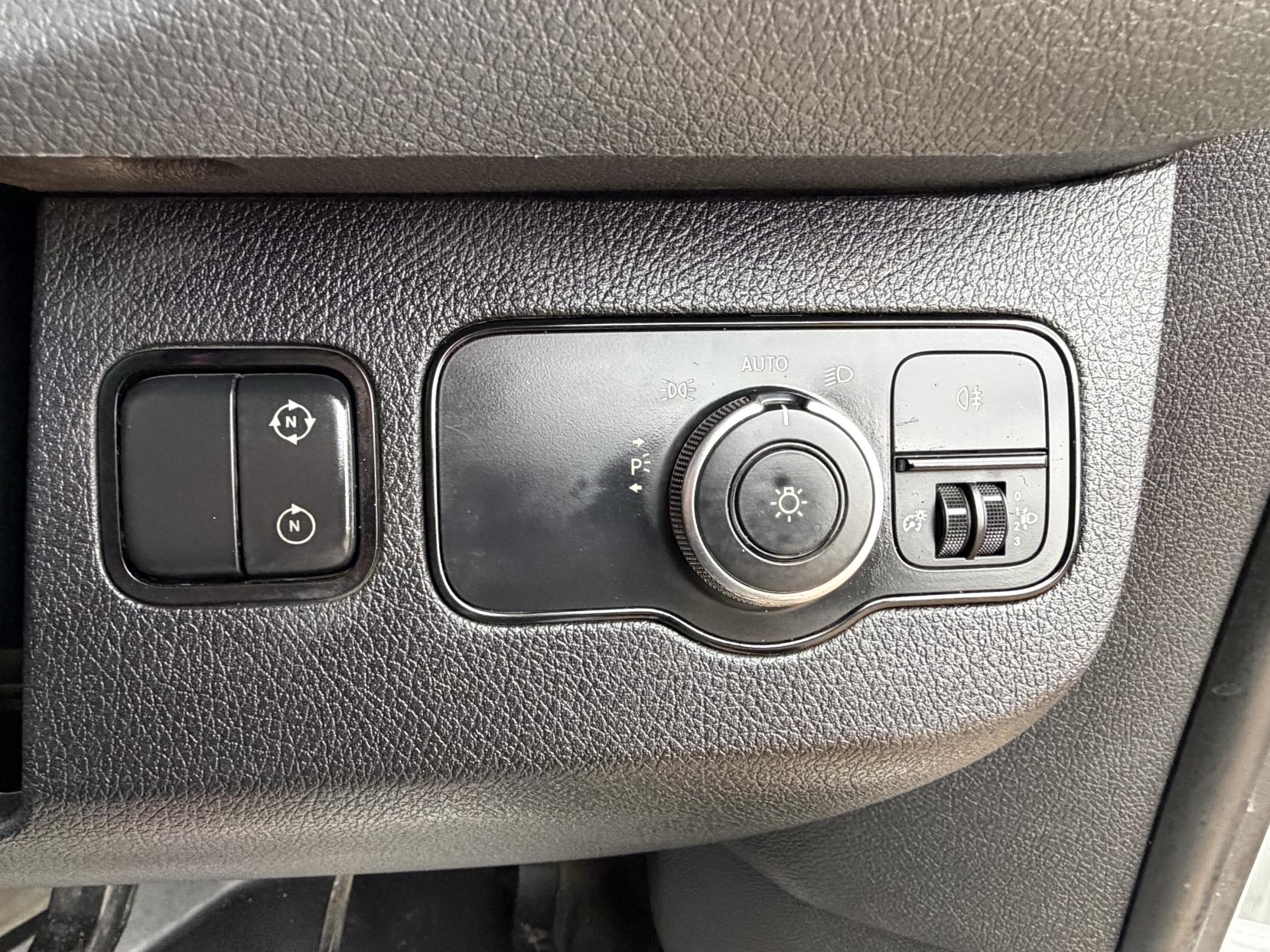 2019 Mercedes-Benz Sprinter 2.1 316 CDI Panel Van 5dr Diesel Manual RWD L2 H2 Euro 6 (163 ps) - Thumbnail 18