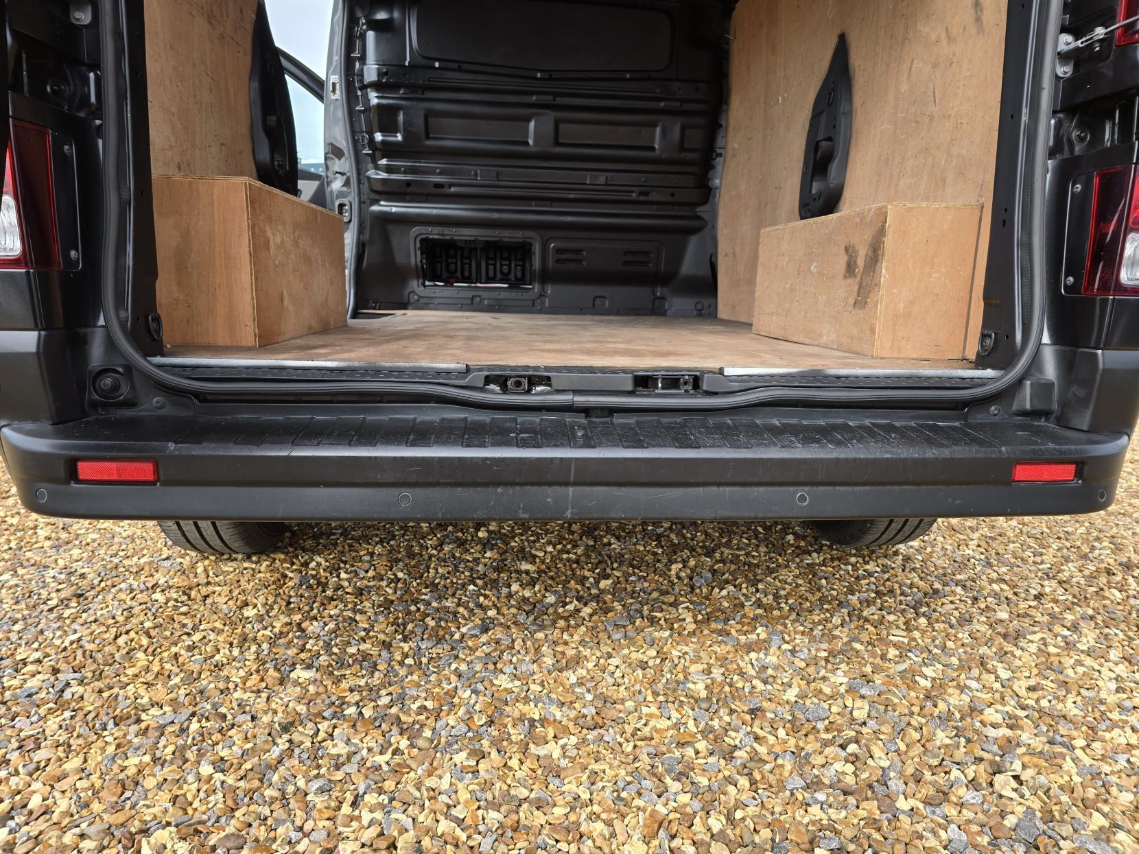 Renault Trafic 1.6 dCi ENERGY 27 Sport Nav Panel Van 5dr Diesel Manual SWB Standard Roof Euro 6 (s/s) (125 ps)