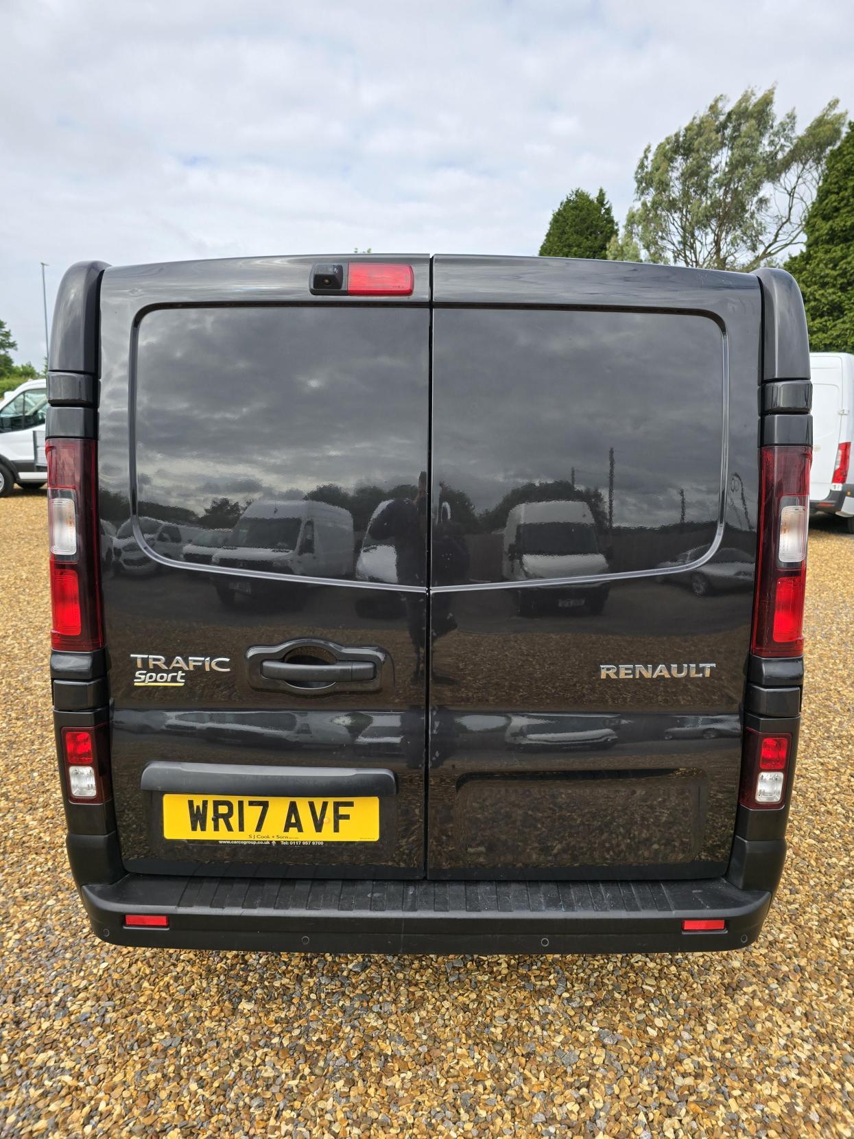 Renault Trafic 1.6 dCi ENERGY 27 Sport Nav Panel Van 5dr Diesel Manual SWB Standard Roof Euro 6 (s/s) (125 ps)
