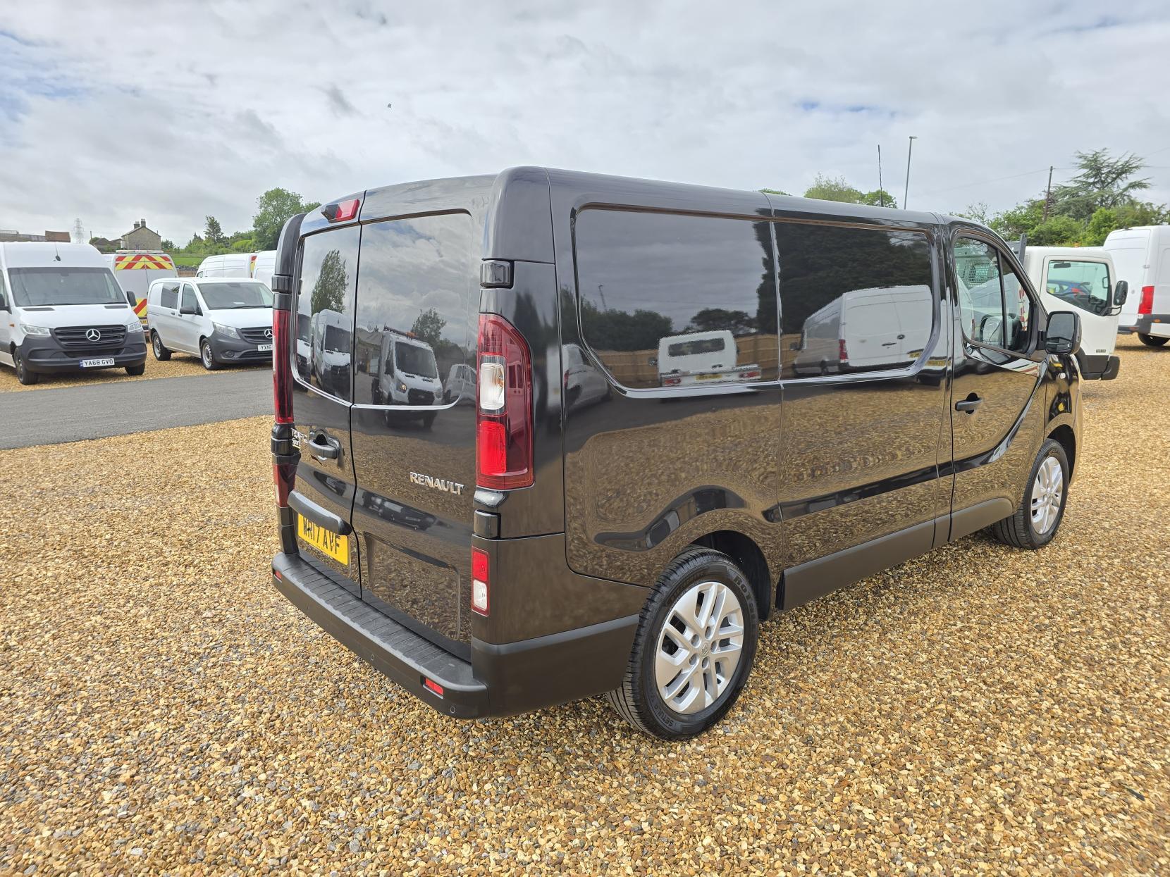 Renault Trafic 1.6 dCi ENERGY 27 Sport Nav Panel Van 5dr Diesel Manual SWB Standard Roof Euro 6 (s/s) (125 ps)