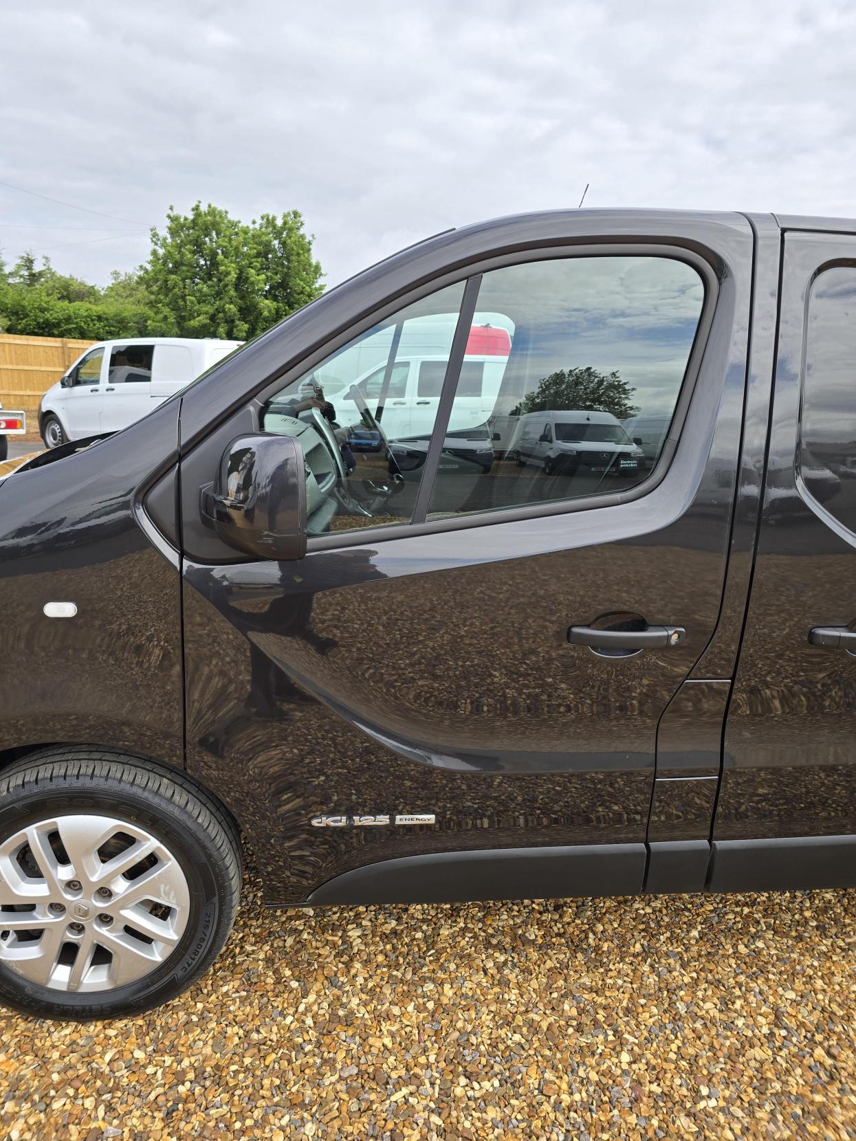 Renault Trafic 1.6 dCi ENERGY 27 Sport Nav Panel Van 5dr Diesel Manual SWB Standard Roof Euro 6 (s/s) (125 ps)
