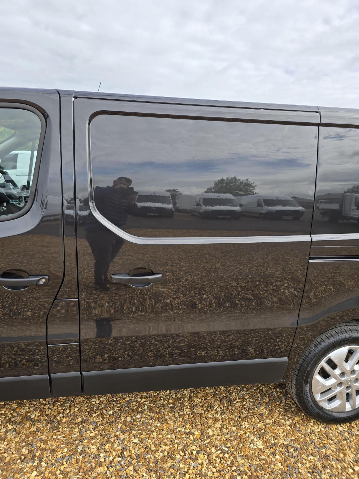 Renault Trafic 1.6 dCi ENERGY 27 Sport Nav Panel Van 5dr Diesel Manual SWB Standard Roof Euro 6 (s/s) (125 ps)