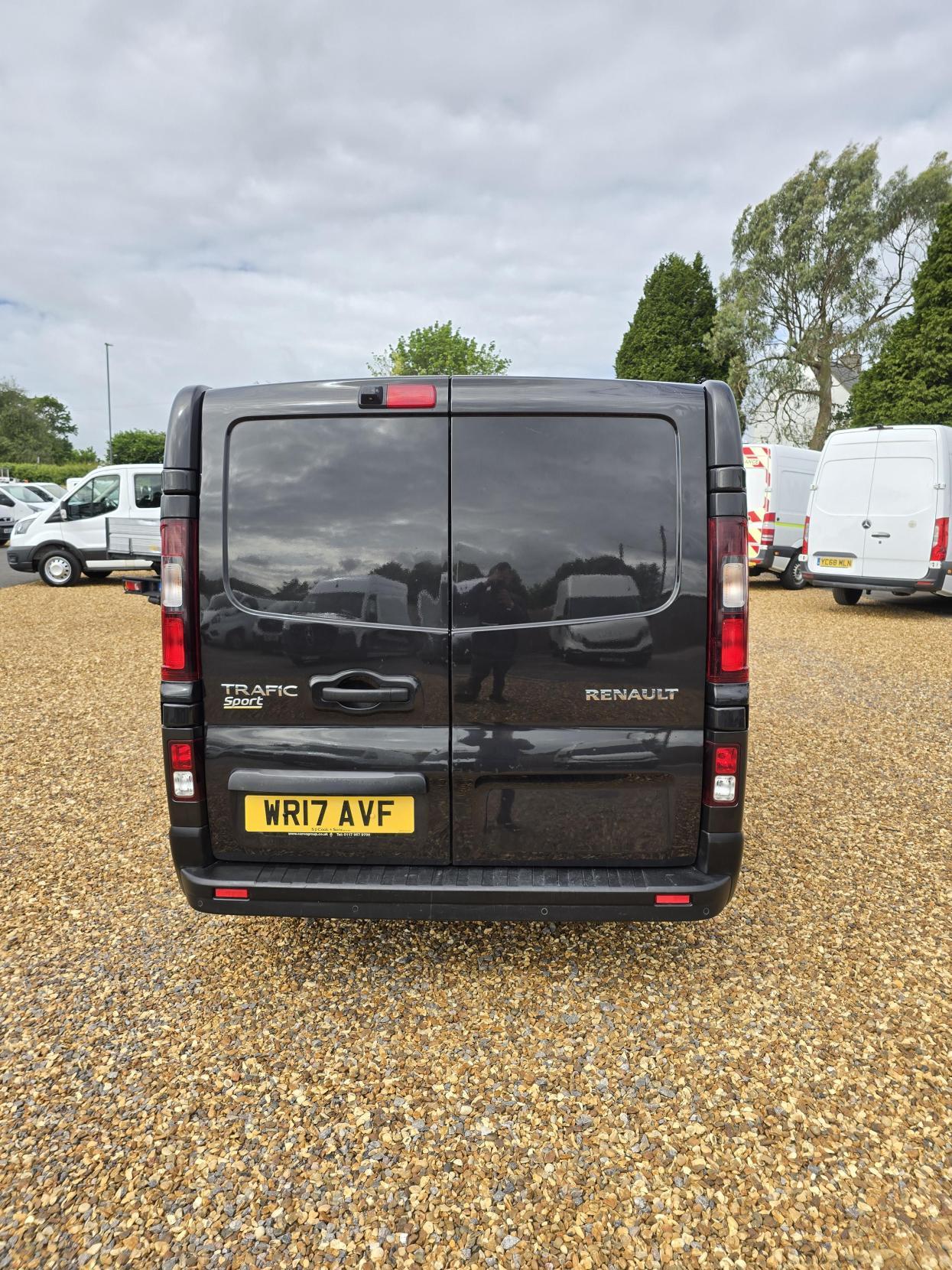 Renault Trafic 1.6 dCi ENERGY 27 Sport Nav Panel Van 5dr Diesel Manual SWB Standard Roof Euro 6 (s/s) (125 ps)