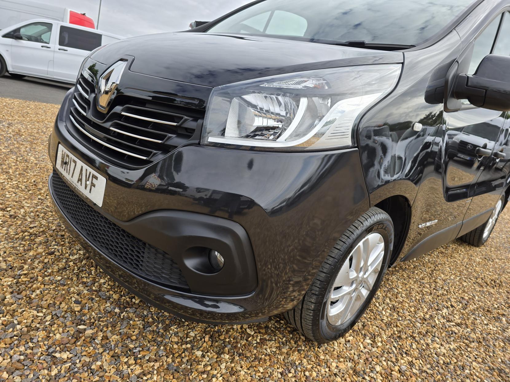 Renault Trafic 1.6 dCi ENERGY 27 Sport Nav Panel Van 5dr Diesel Manual SWB Standard Roof Euro 6 (s/s) (125 ps)